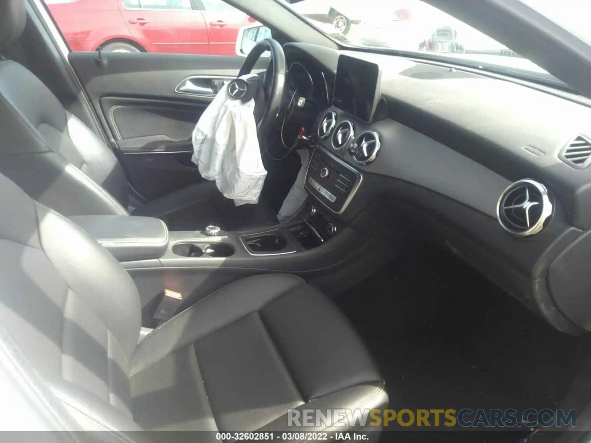 5 Photograph of a damaged car WDCTG4GB2KU004077 MERCEDES-BENZ GLA 2019