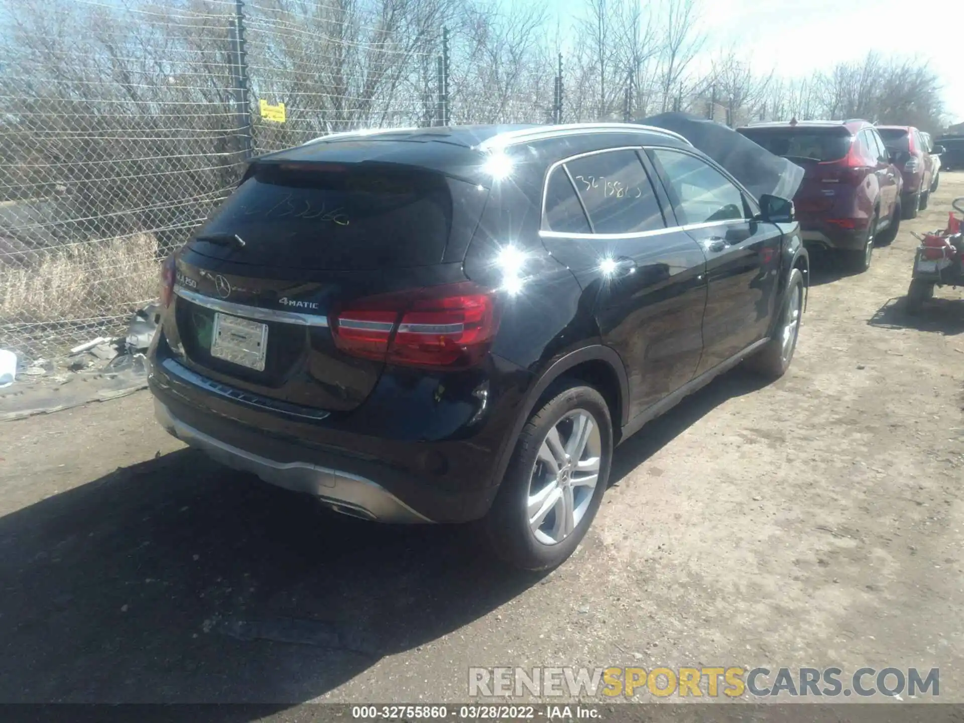 4 Photograph of a damaged car WDCTG4GB3KJ547410 MERCEDES-BENZ GLA 2019