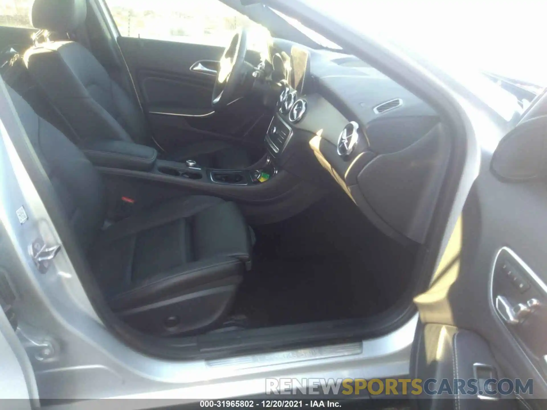 5 Photograph of a damaged car WDCTG4GB3KJ613910 MERCEDES-BENZ GLA 2019