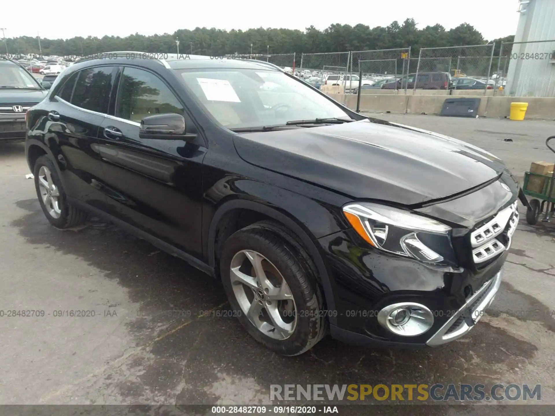 1 Photograph of a damaged car WDCTG4GB3KJ618086 MERCEDES-BENZ GLA 2019