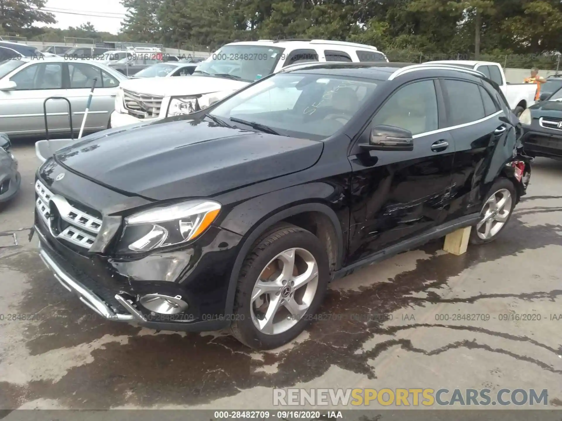 2 Photograph of a damaged car WDCTG4GB3KJ618086 MERCEDES-BENZ GLA 2019