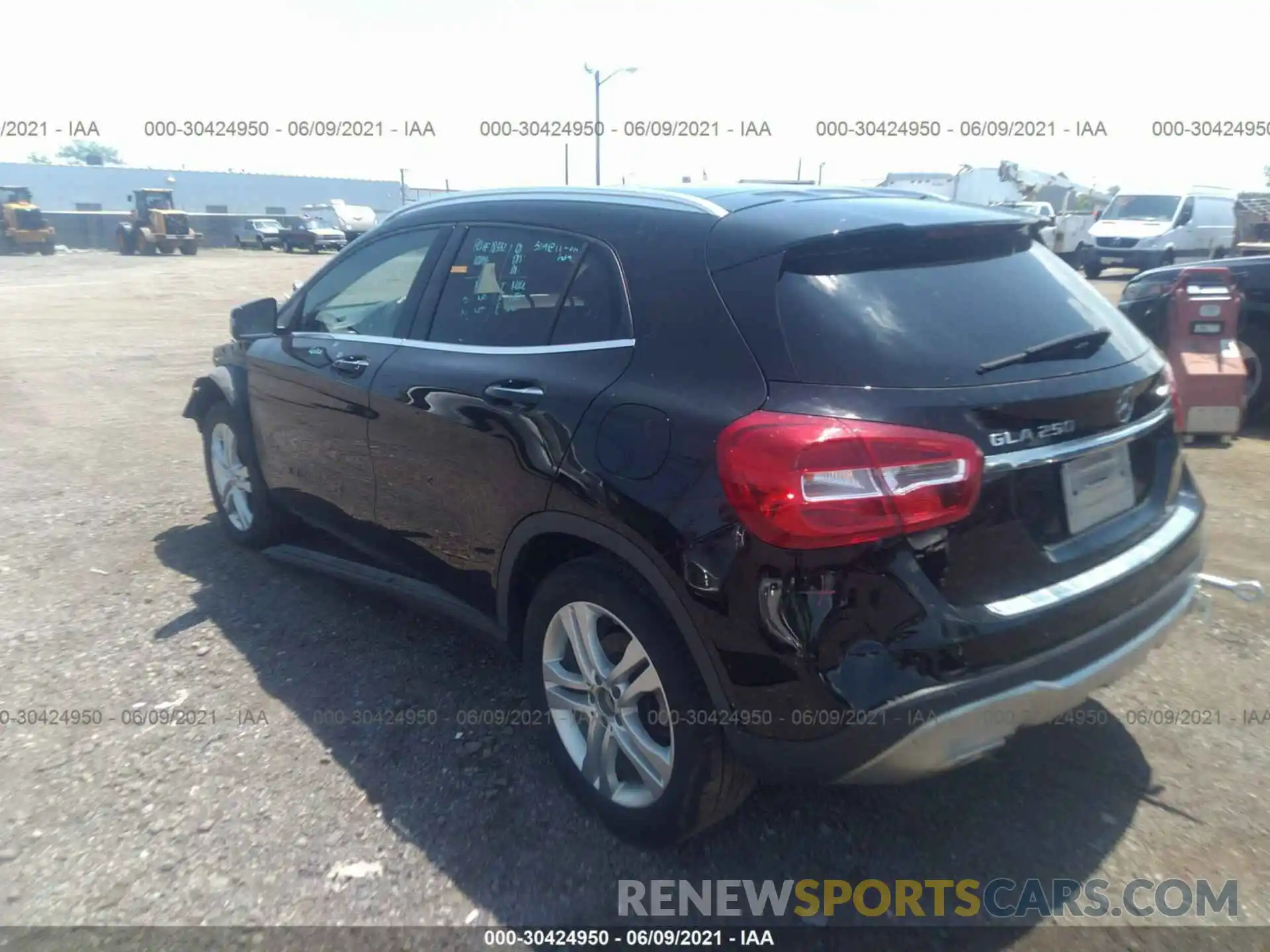 3 Фотография поврежденного автомобиля WDCTG4GB3KU003360 MERCEDES-BENZ GLA 2019