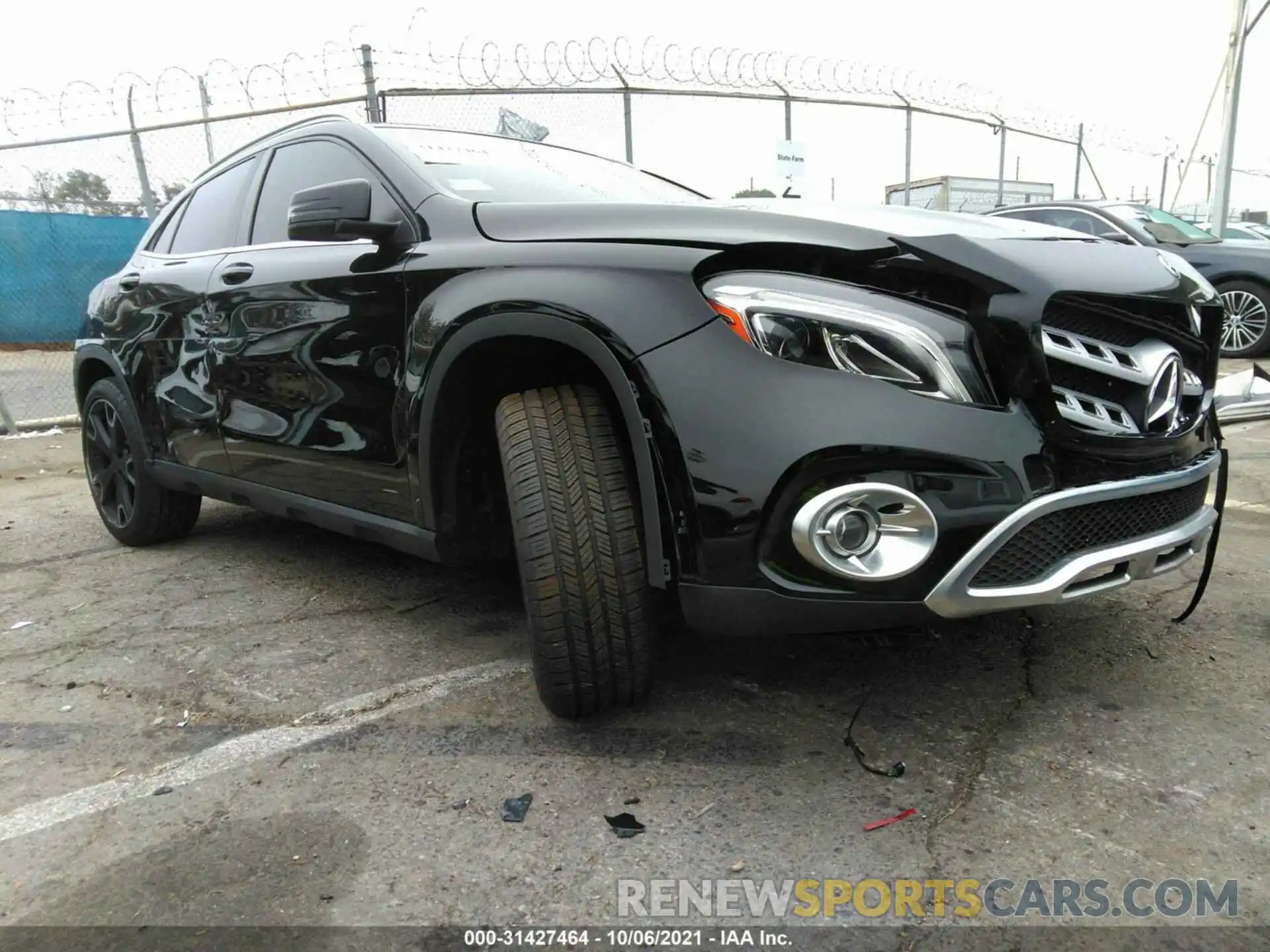 1 Photograph of a damaged car WDCTG4GB4KJ552907 MERCEDES-BENZ GLA 2019