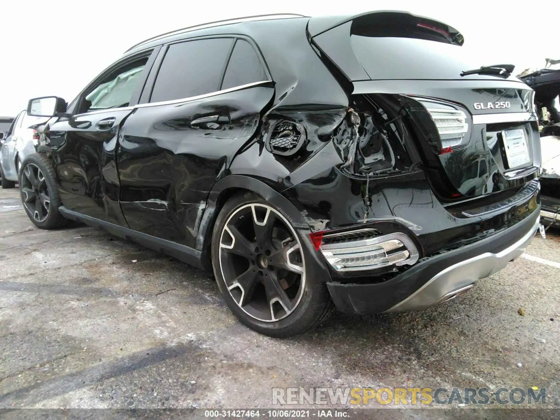 3 Photograph of a damaged car WDCTG4GB4KJ552907 MERCEDES-BENZ GLA 2019