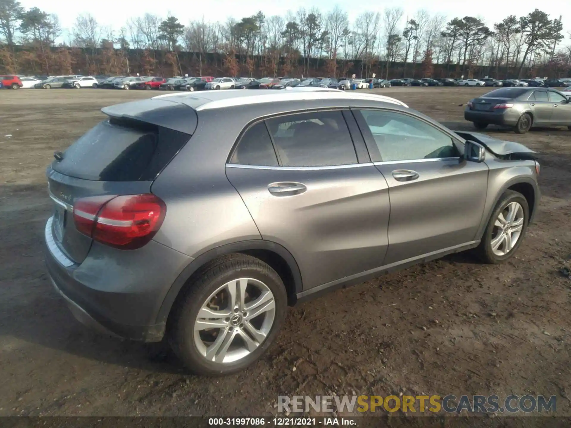 4 Photograph of a damaged car WDCTG4GB4KJ574227 MERCEDES-BENZ GLA 2019