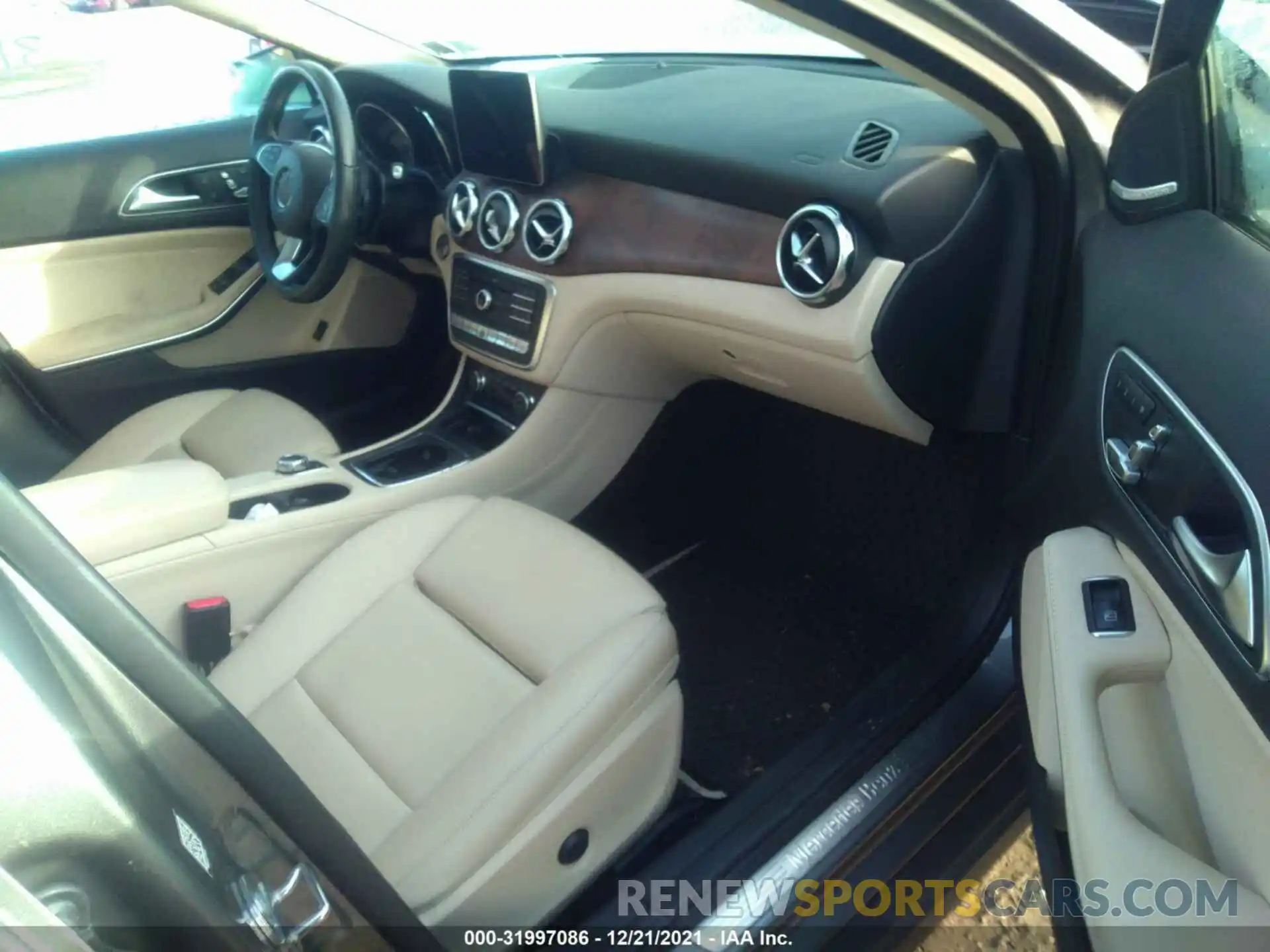 5 Фотография поврежденного автомобиля WDCTG4GB4KJ574227 MERCEDES-BENZ GLA 2019