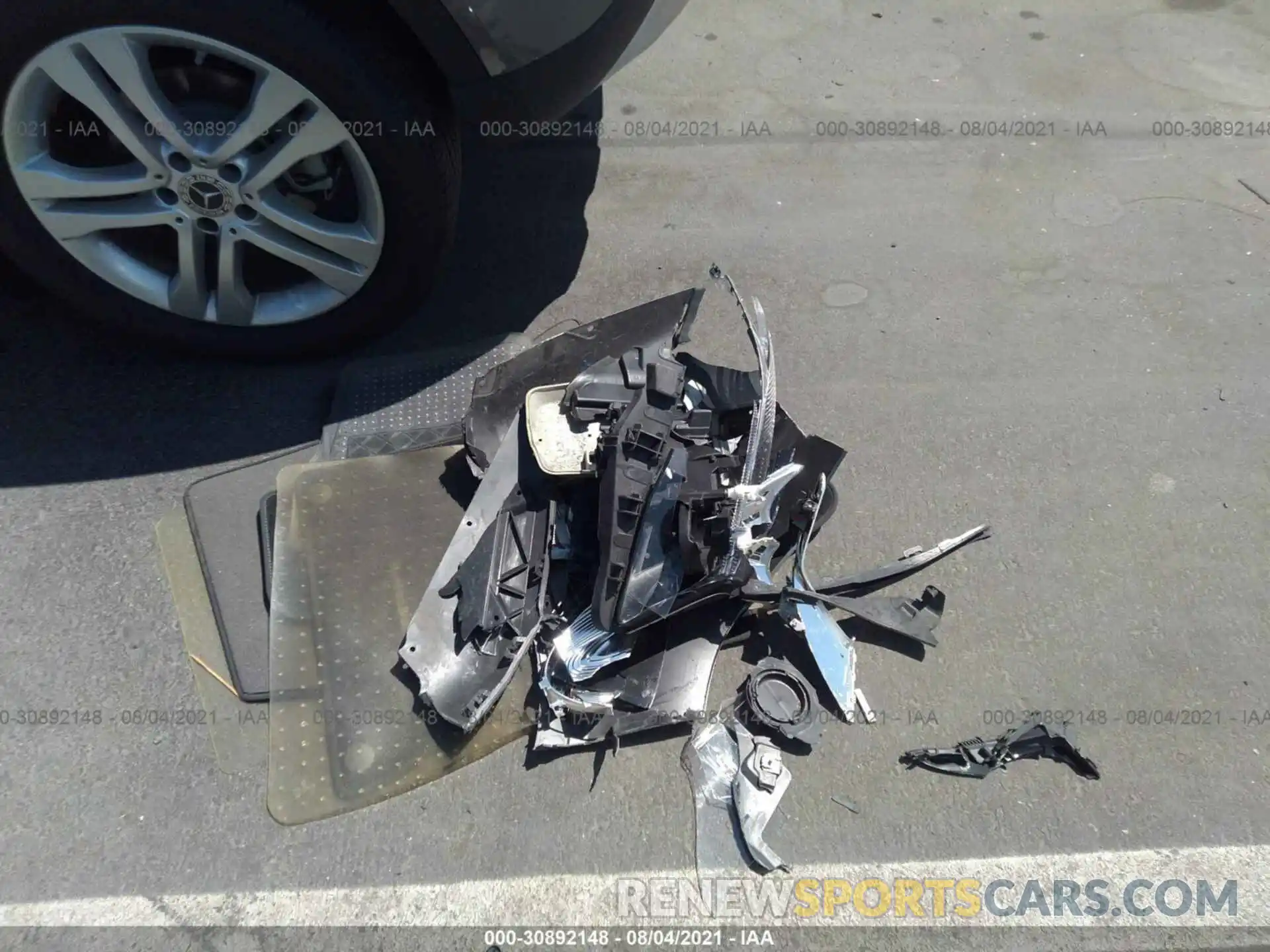 12 Photograph of a damaged car WDCTG4GB4KJ618940 MERCEDES-BENZ GLA 2019