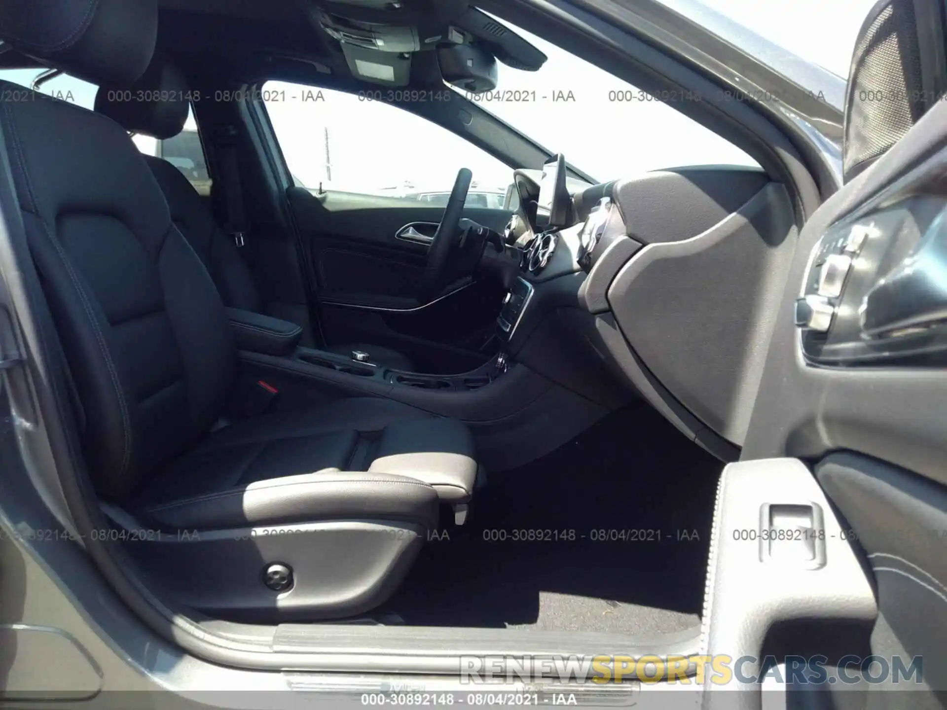 5 Photograph of a damaged car WDCTG4GB4KJ618940 MERCEDES-BENZ GLA 2019