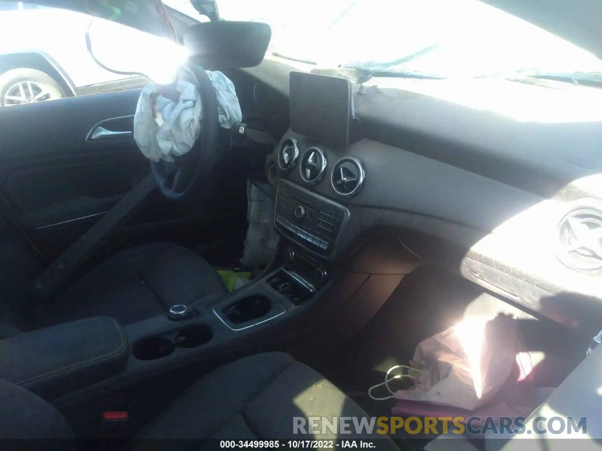 5 Photograph of a damaged car WDCTG4GB4KJ636967 MERCEDES-BENZ GLA 2019