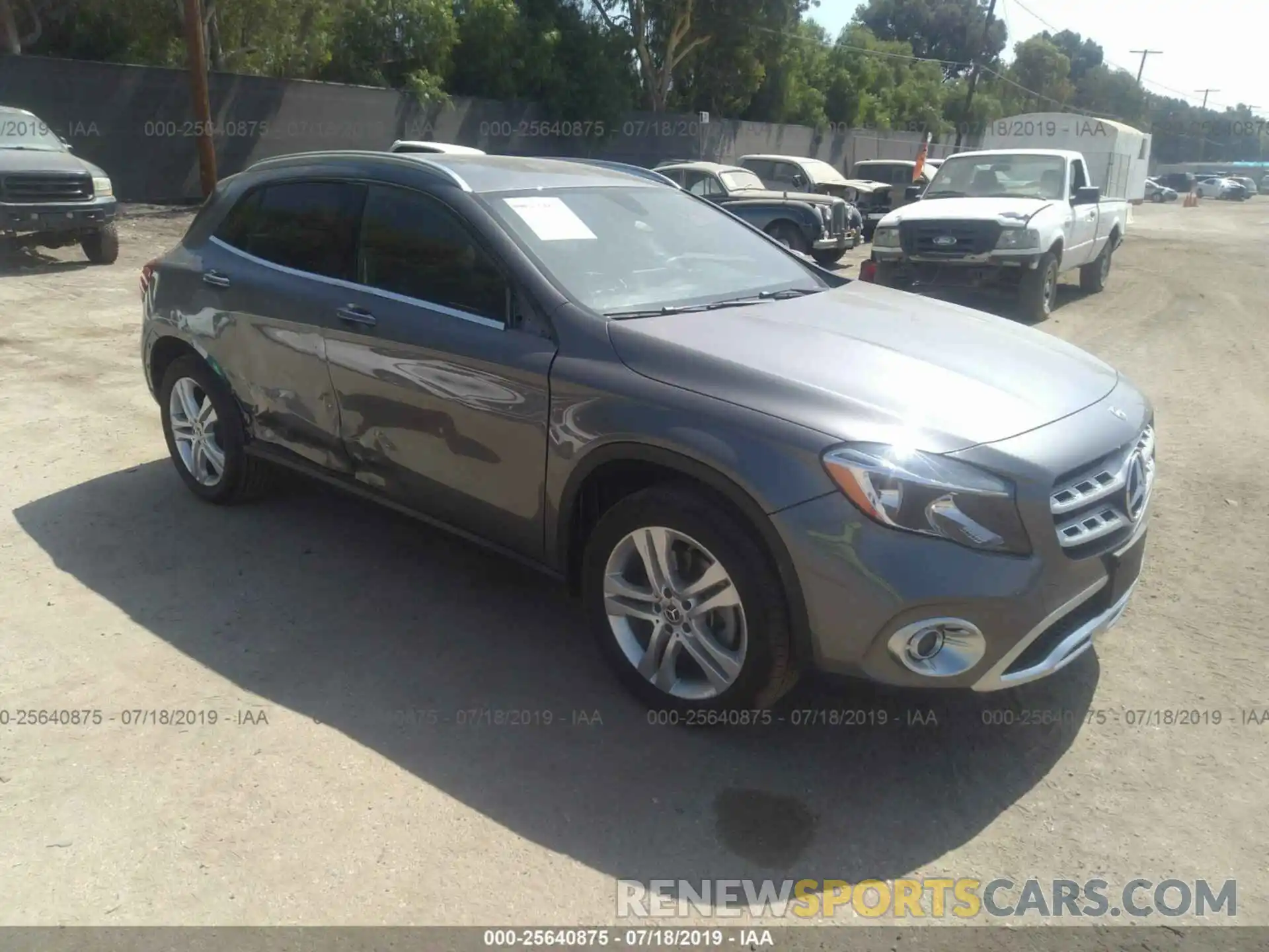 1 Photograph of a damaged car WDCTG4GB5KJ535159 MERCEDES-BENZ GLA 2019