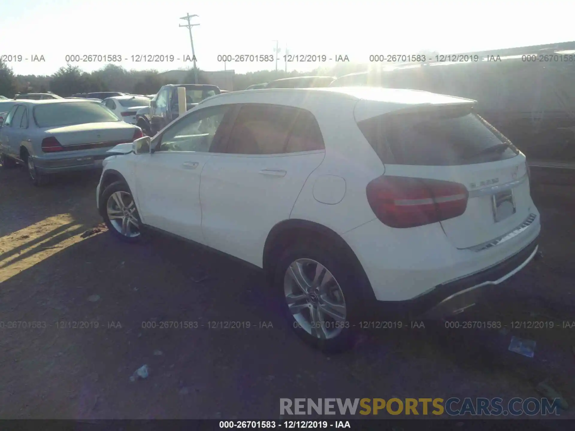 3 Фотография поврежденного автомобиля WDCTG4GB5KU012027 MERCEDES-BENZ GLA 2019