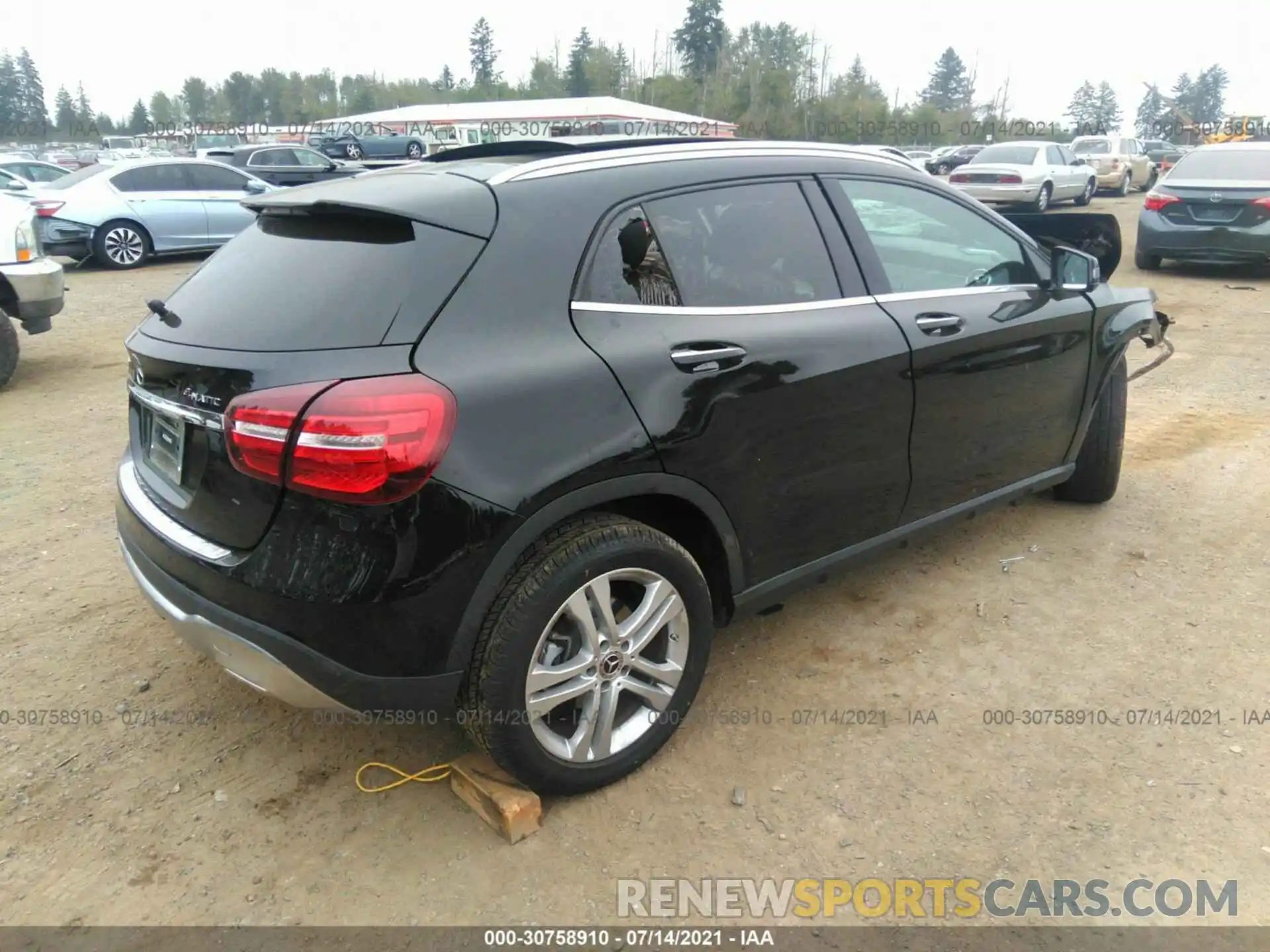 4 Photograph of a damaged car WDCTG4GB5KU016000 MERCEDES-BENZ GLA 2019