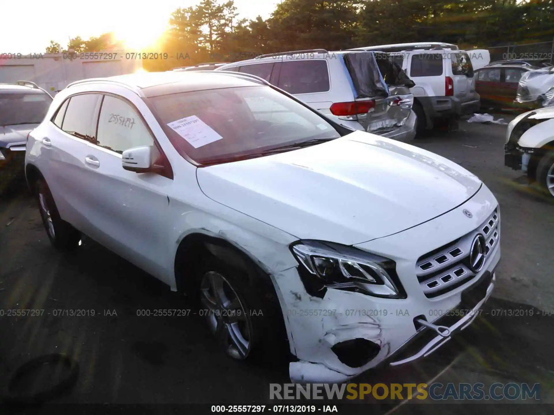 1 Photograph of a damaged car WDCTG4GB6KJ549023 MERCEDES-BENZ GLA 2019