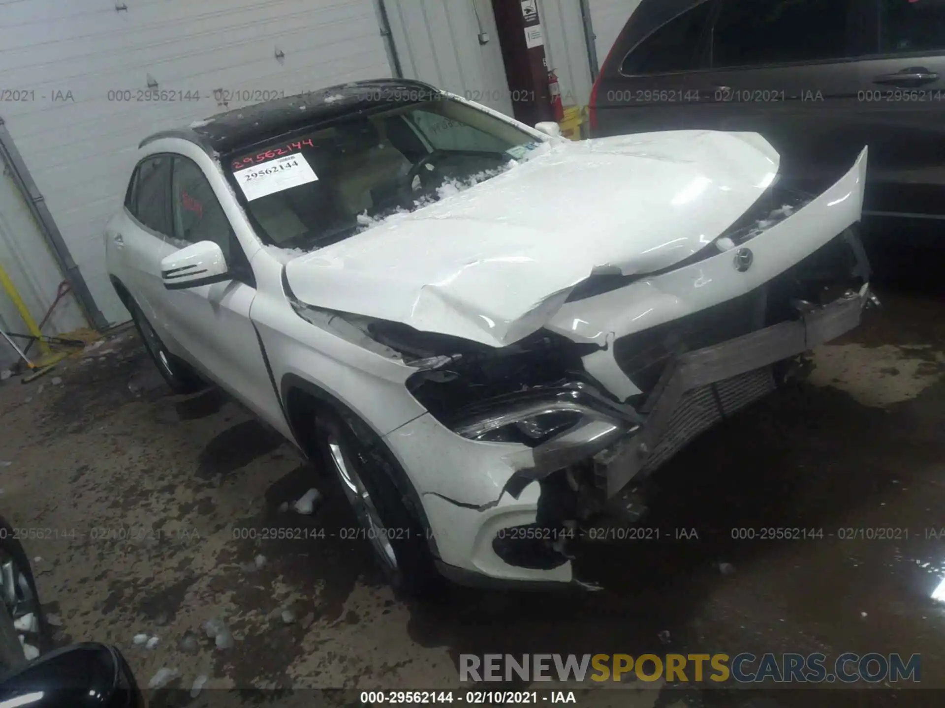 1 Photograph of a damaged car WDCTG4GB6KJ573824 MERCEDES-BENZ GLA 2019