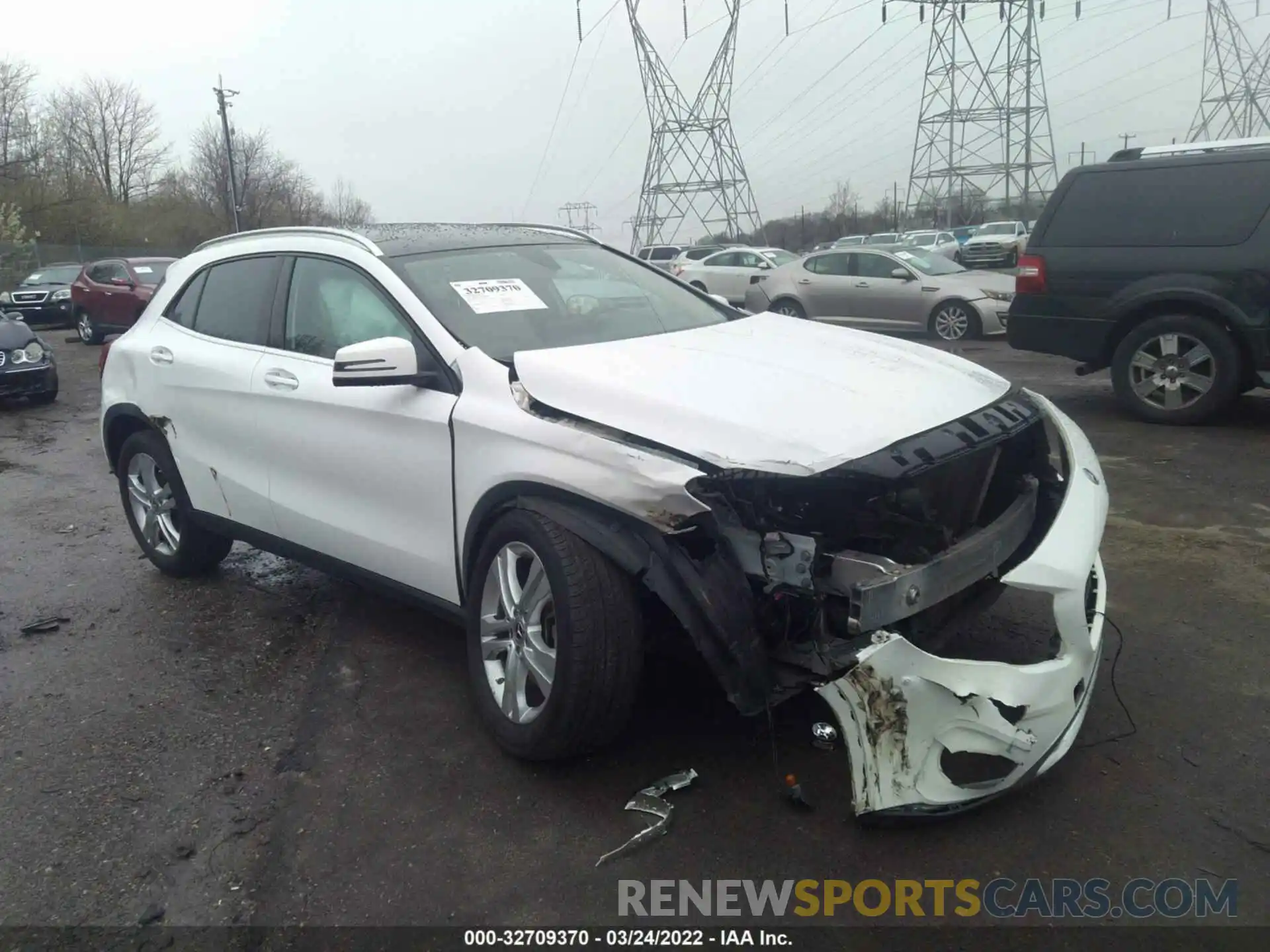 1 Photograph of a damaged car WDCTG4GB7KJ536426 MERCEDES-BENZ GLA 2019