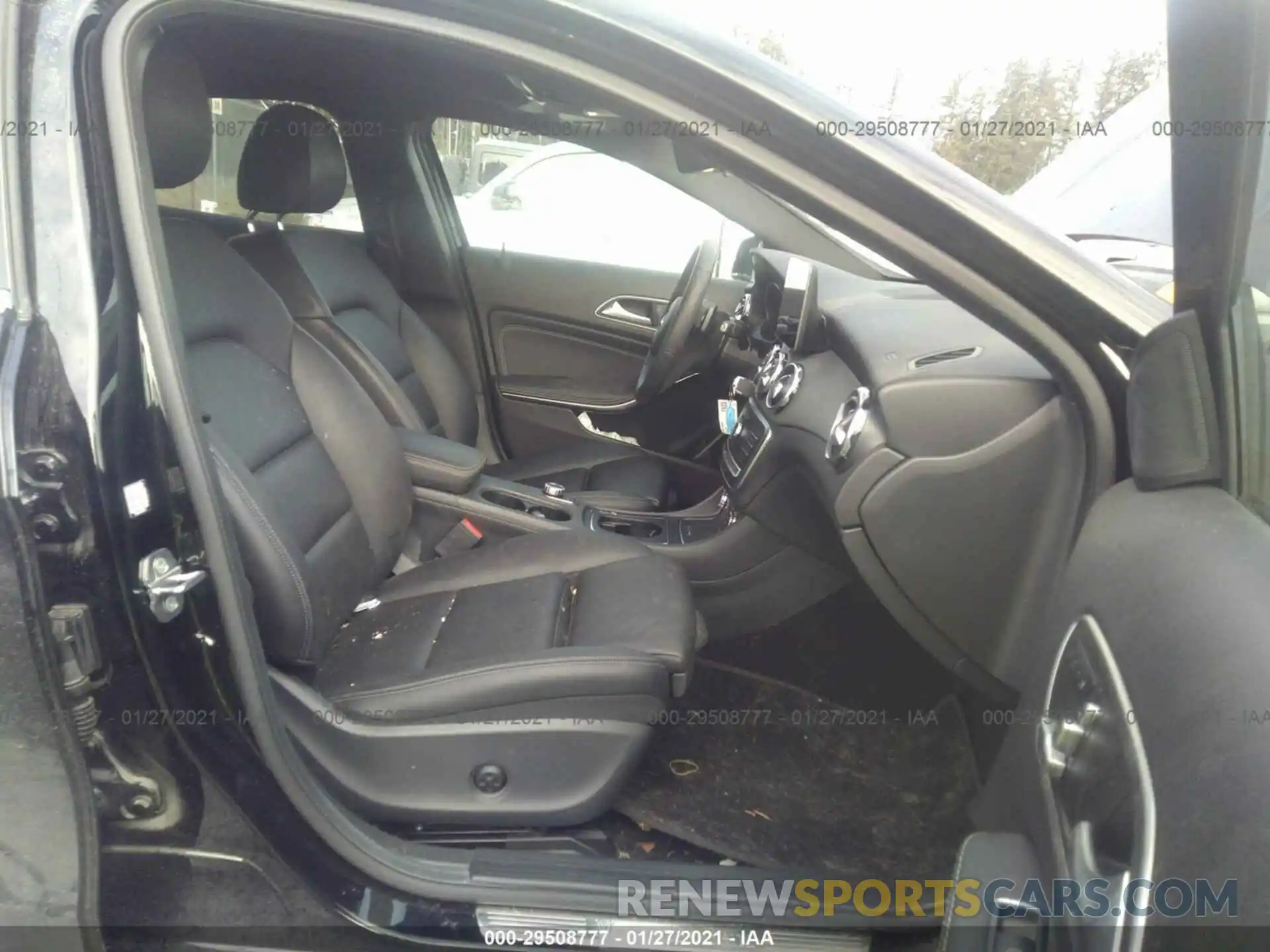 5 Photograph of a damaged car WDCTG4GB7KU011820 MERCEDES-BENZ GLA 2019