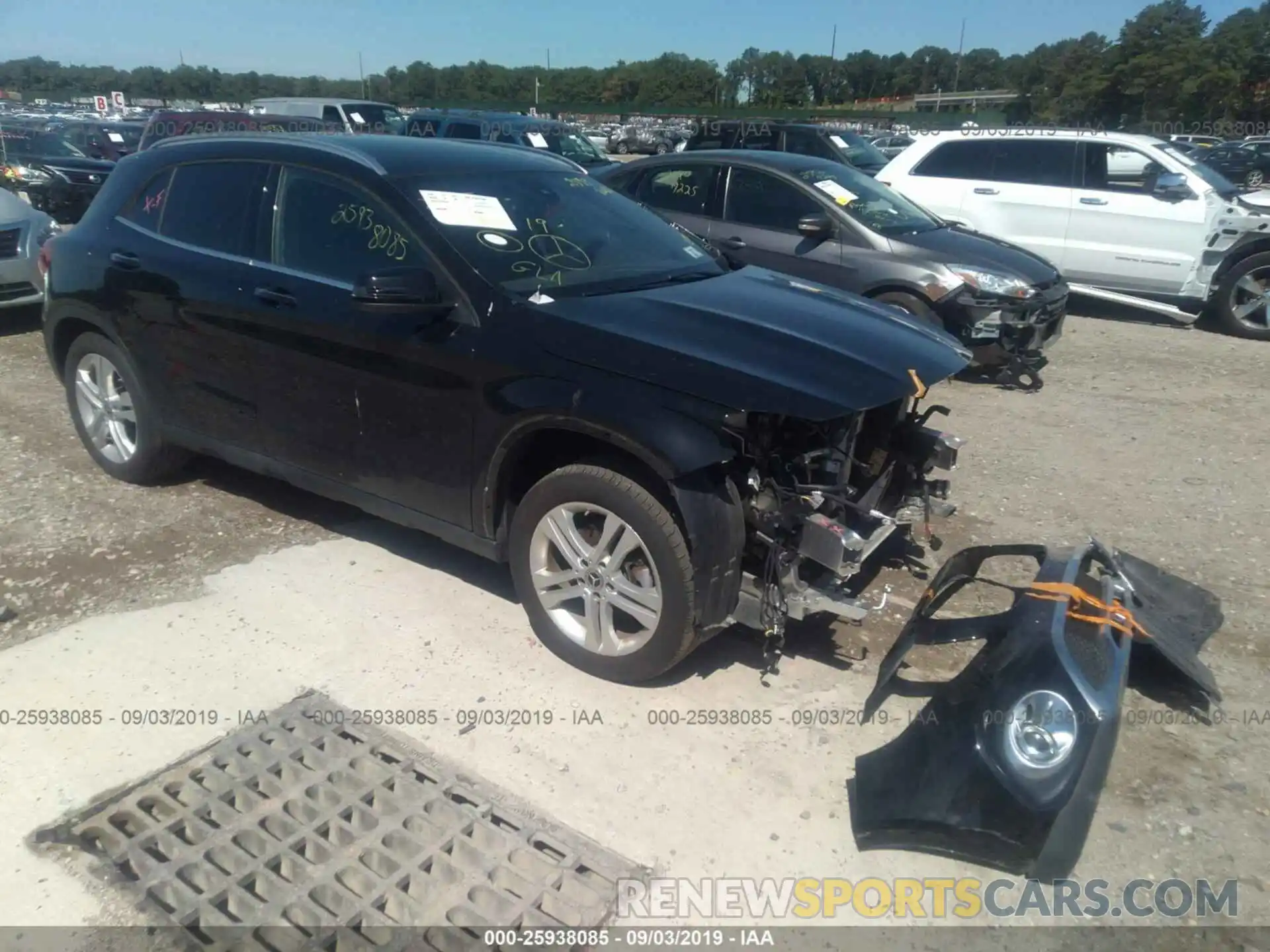 1 Photograph of a damaged car WDCTG4GB8KU003032 MERCEDES-BENZ GLA 2019