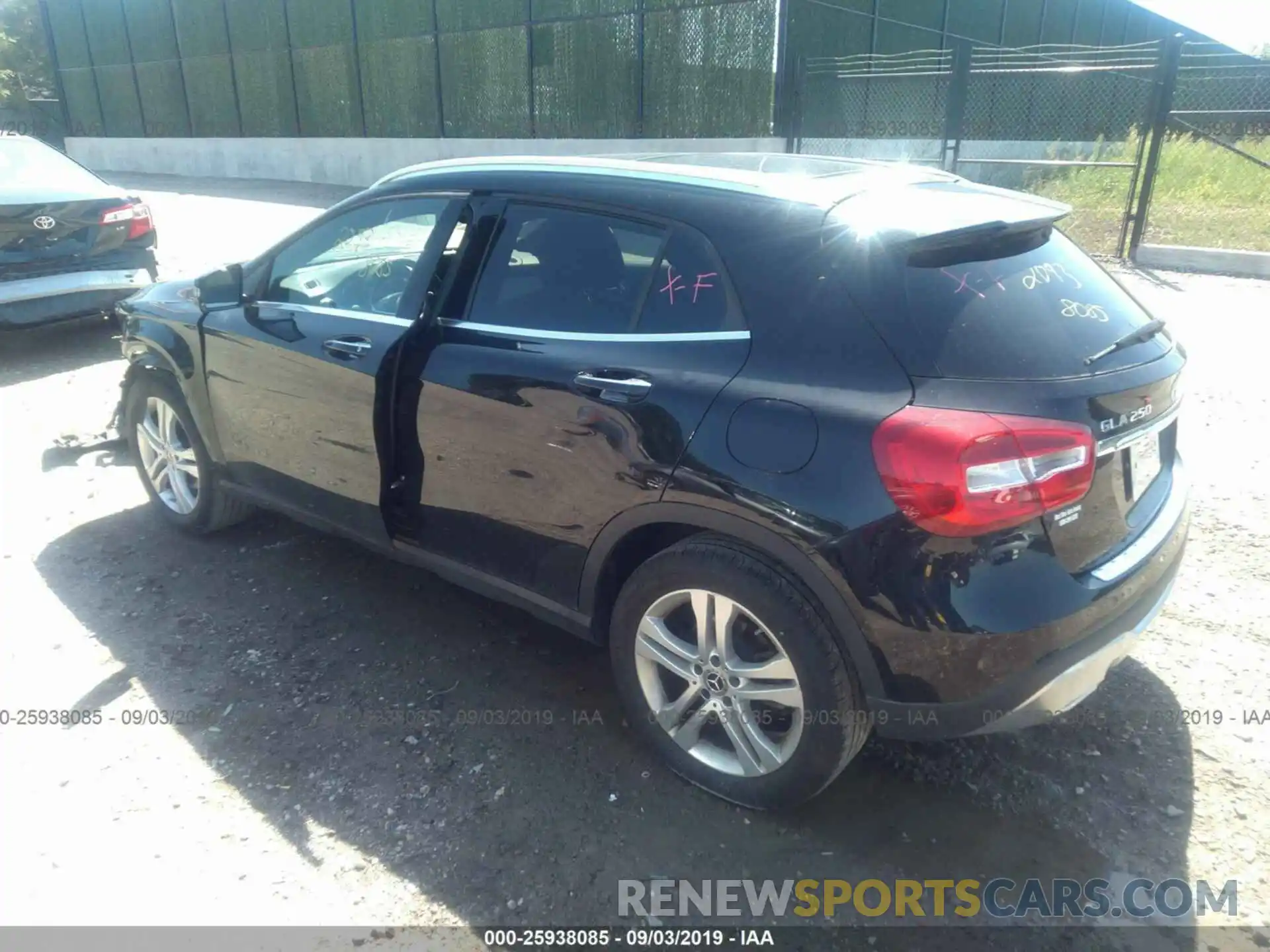 3 Photograph of a damaged car WDCTG4GB8KU003032 MERCEDES-BENZ GLA 2019