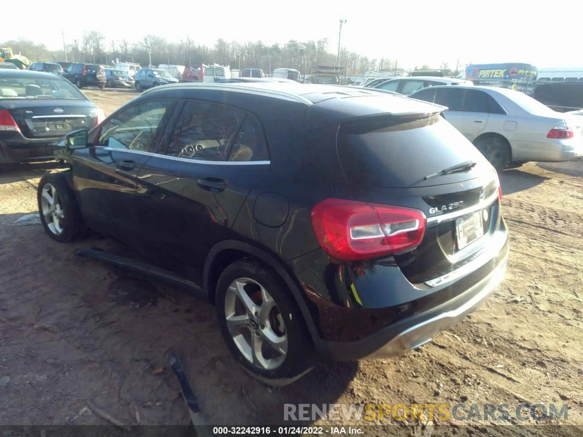 3 Photograph of a damaged car WDCTG4GB8KU003354 MERCEDES-BENZ GLA 2019