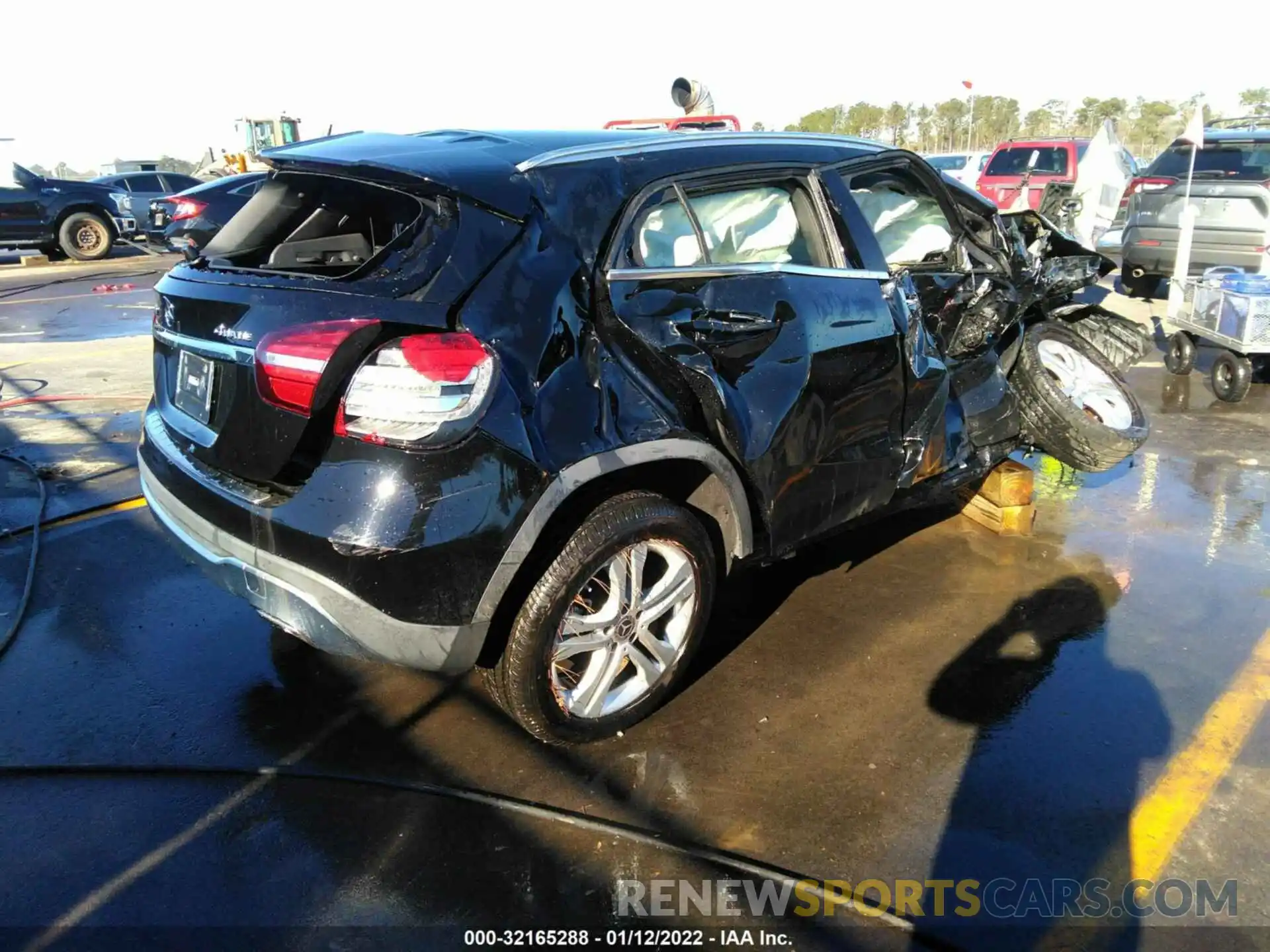 4 Photograph of a damaged car WDCTG4GB8KU011728 MERCEDES-BENZ GLA 2019