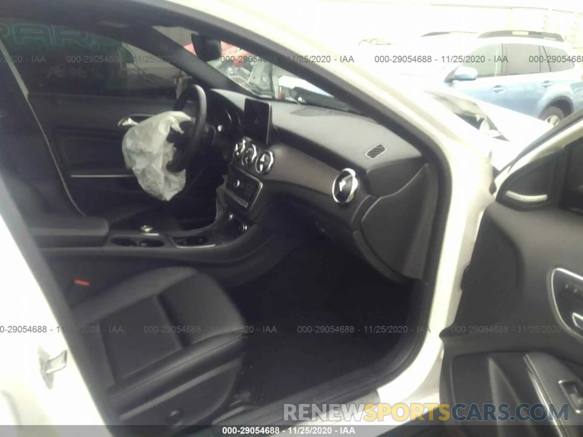 5 Photograph of a damaged car WDCTG4GB9KJ548447 MERCEDES-BENZ GLA 2019