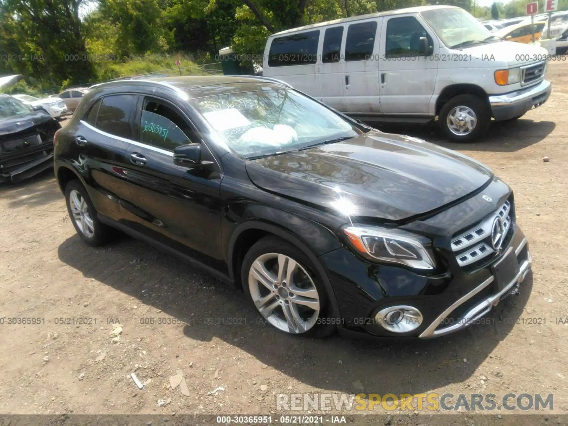 1 Photograph of a damaged car WDCTG4GB9KJ548772 MERCEDES-BENZ GLA 2019