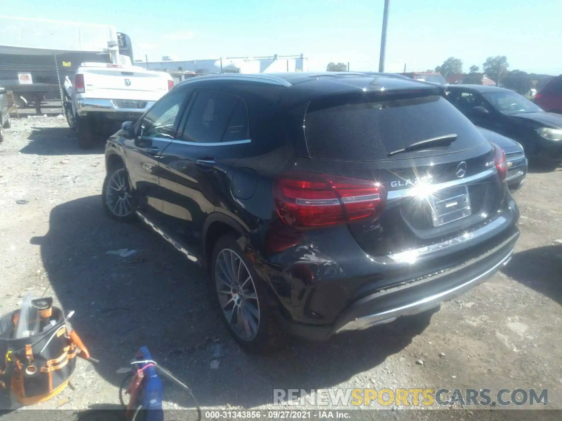 3 Фотография поврежденного автомобиля WDCTG4GB9KU015044 MERCEDES-BENZ GLA 2019