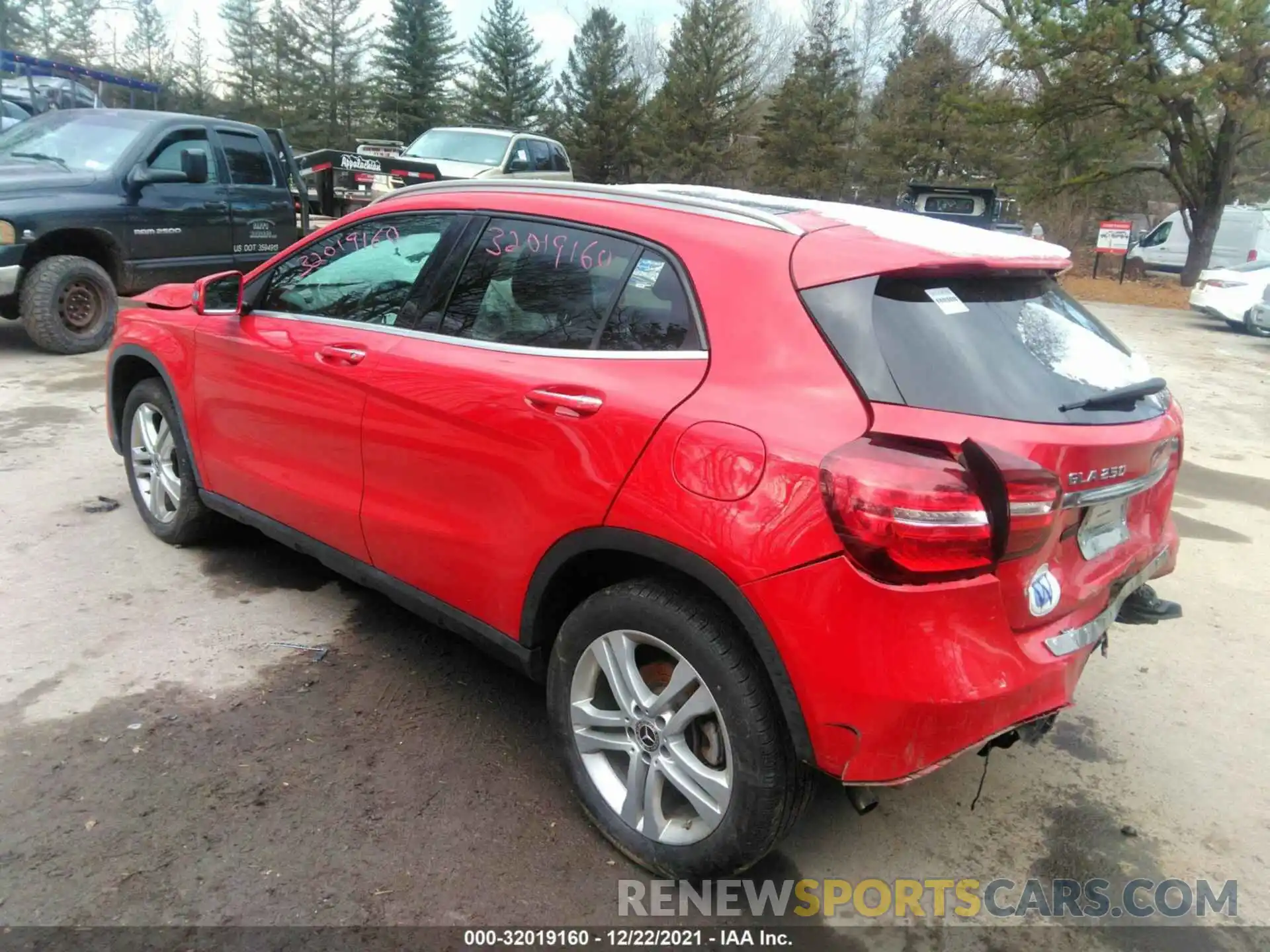 3 Photograph of a damaged car WDCTG4GB9KU015612 MERCEDES-BENZ GLA 2019