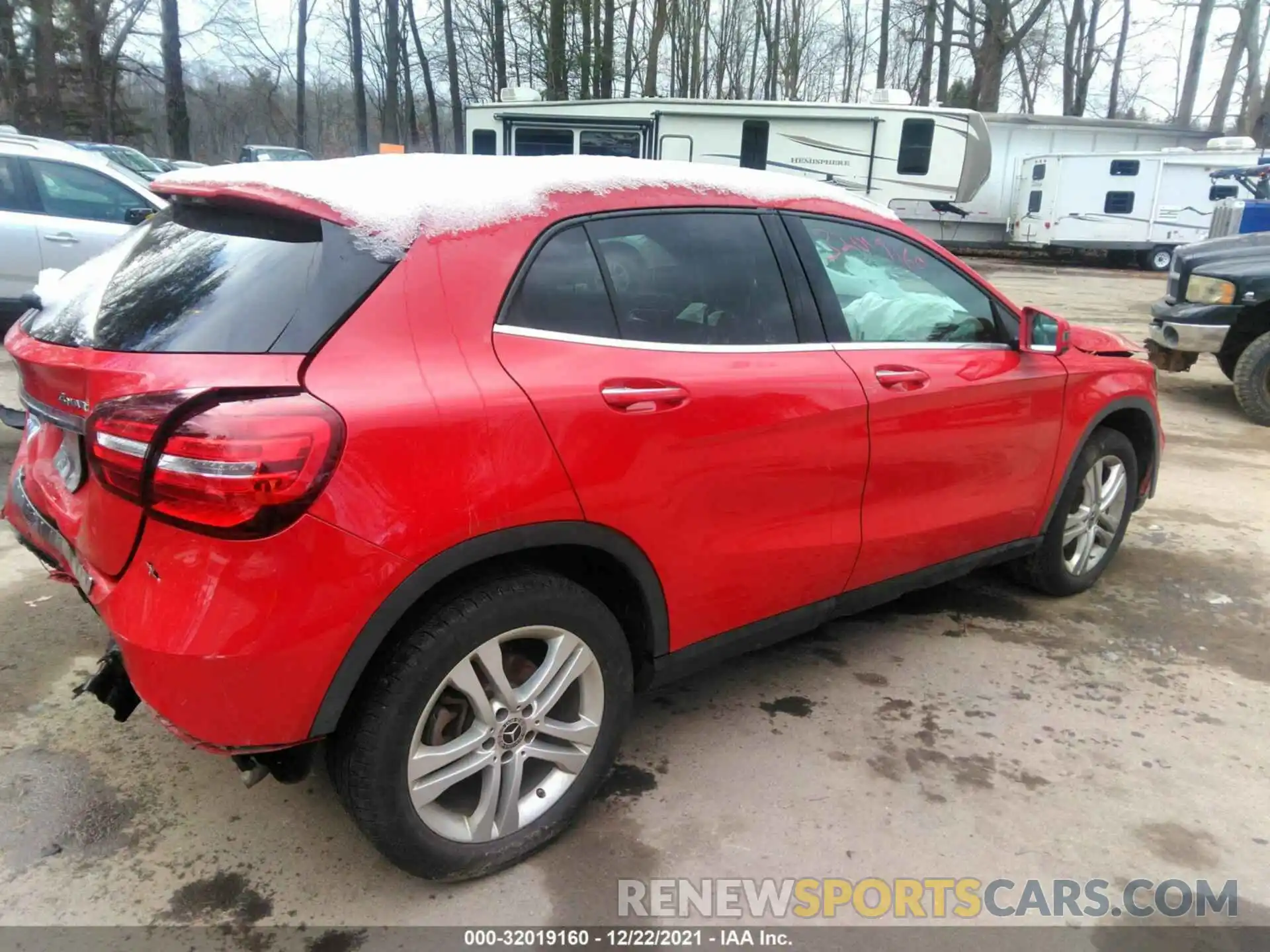 4 Фотография поврежденного автомобиля WDCTG4GB9KU015612 MERCEDES-BENZ GLA 2019