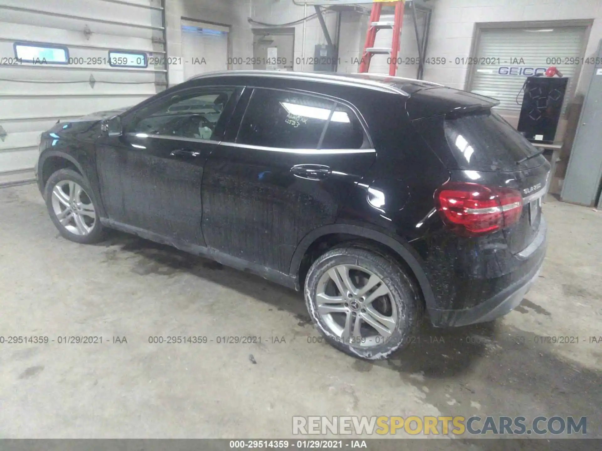 3 Фотография поврежденного автомобиля WDCTG4GBXKJ536825 MERCEDES-BENZ GLA 2019