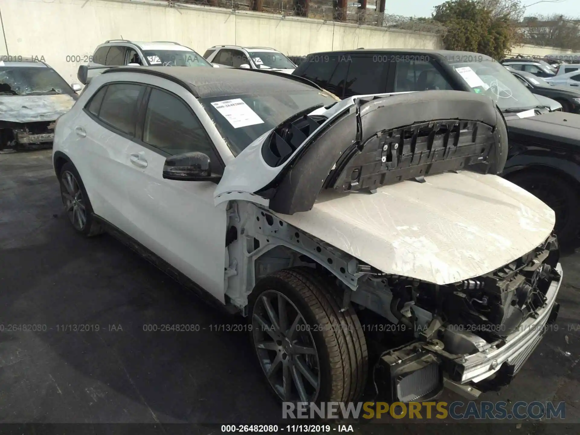 1 Photograph of a damaged car WDDTG5CB5KJ590332 MERCEDES-BENZ GLA 2019