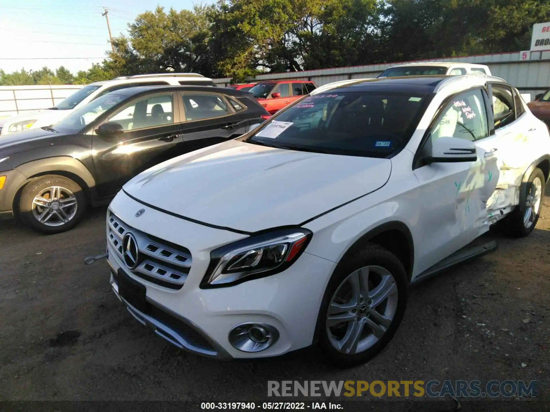 2 Photograph of a damaged car W1NTG4EB0LJ691399 MERCEDES-BENZ GLA 2020