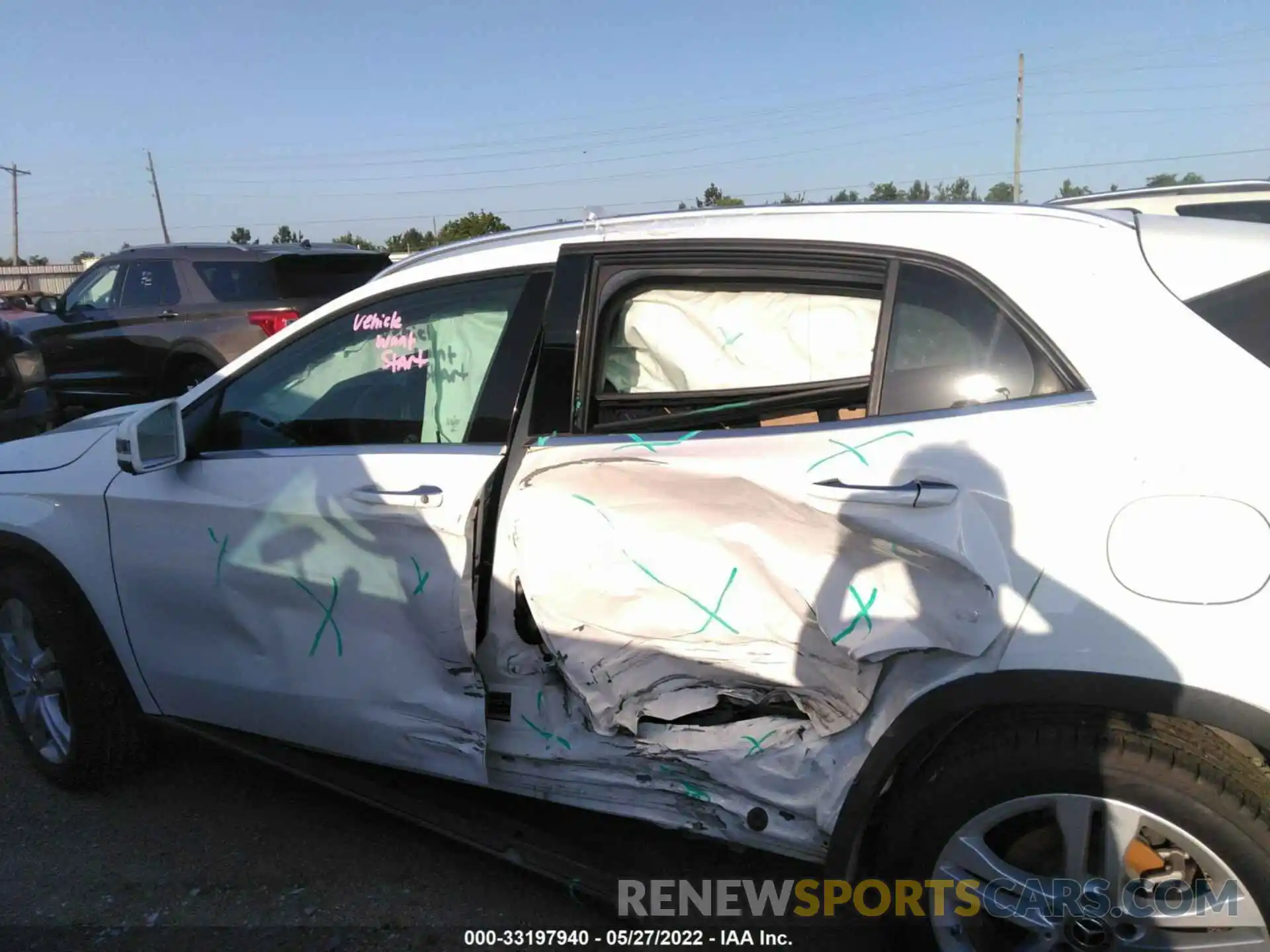 6 Photograph of a damaged car W1NTG4EB0LJ691399 MERCEDES-BENZ GLA 2020