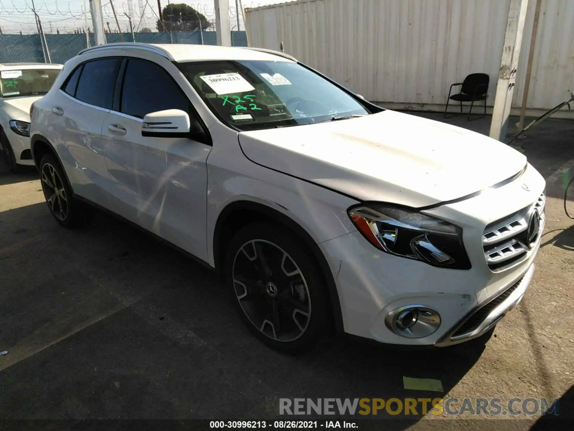 1 Photograph of a damaged car W1NTG4EB4LU030442 MERCEDES-BENZ GLA 2020