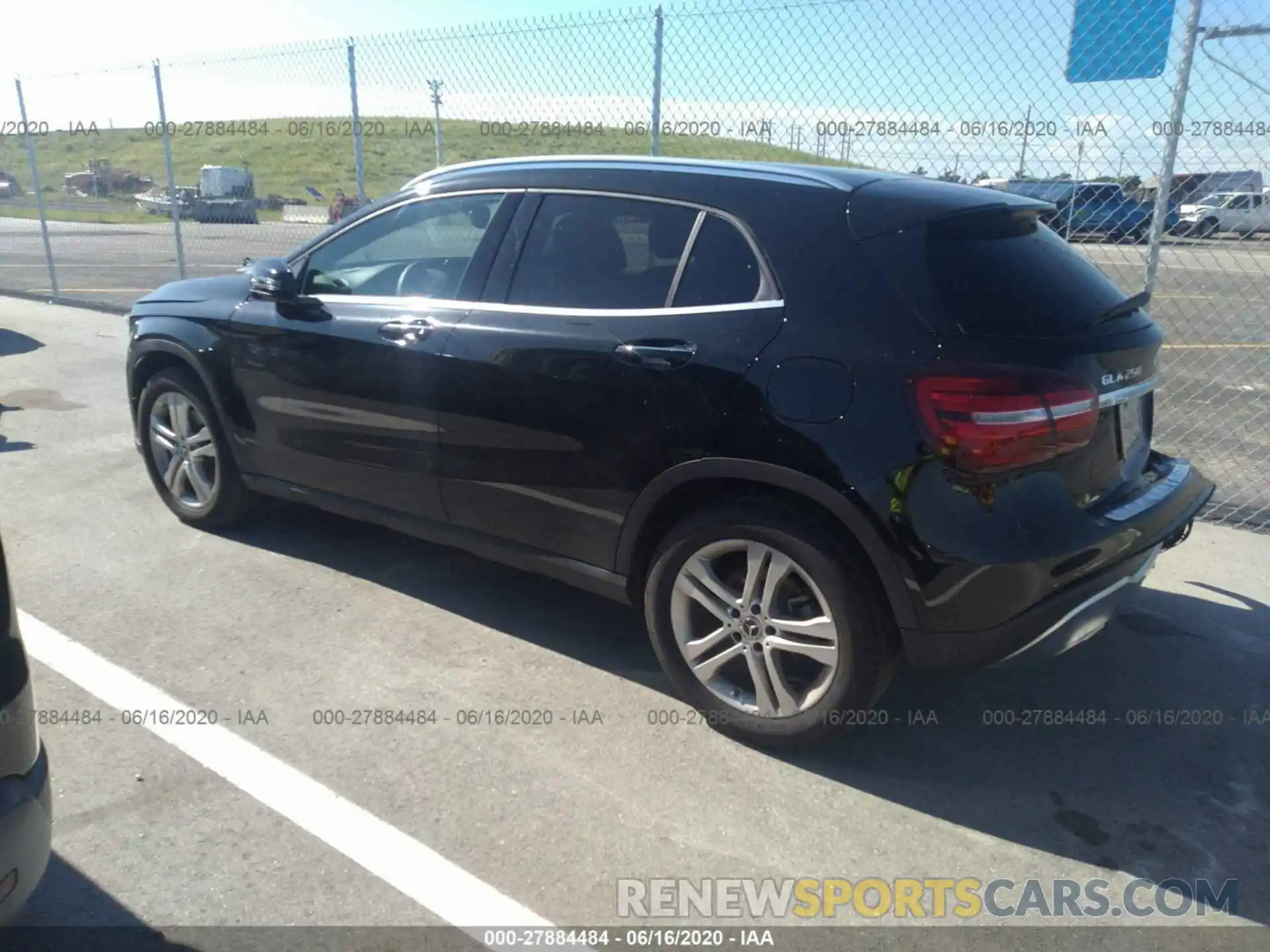 3 Photograph of a damaged car W1NTG4EB6LJ695621 MERCEDES-BENZ GLA 2020