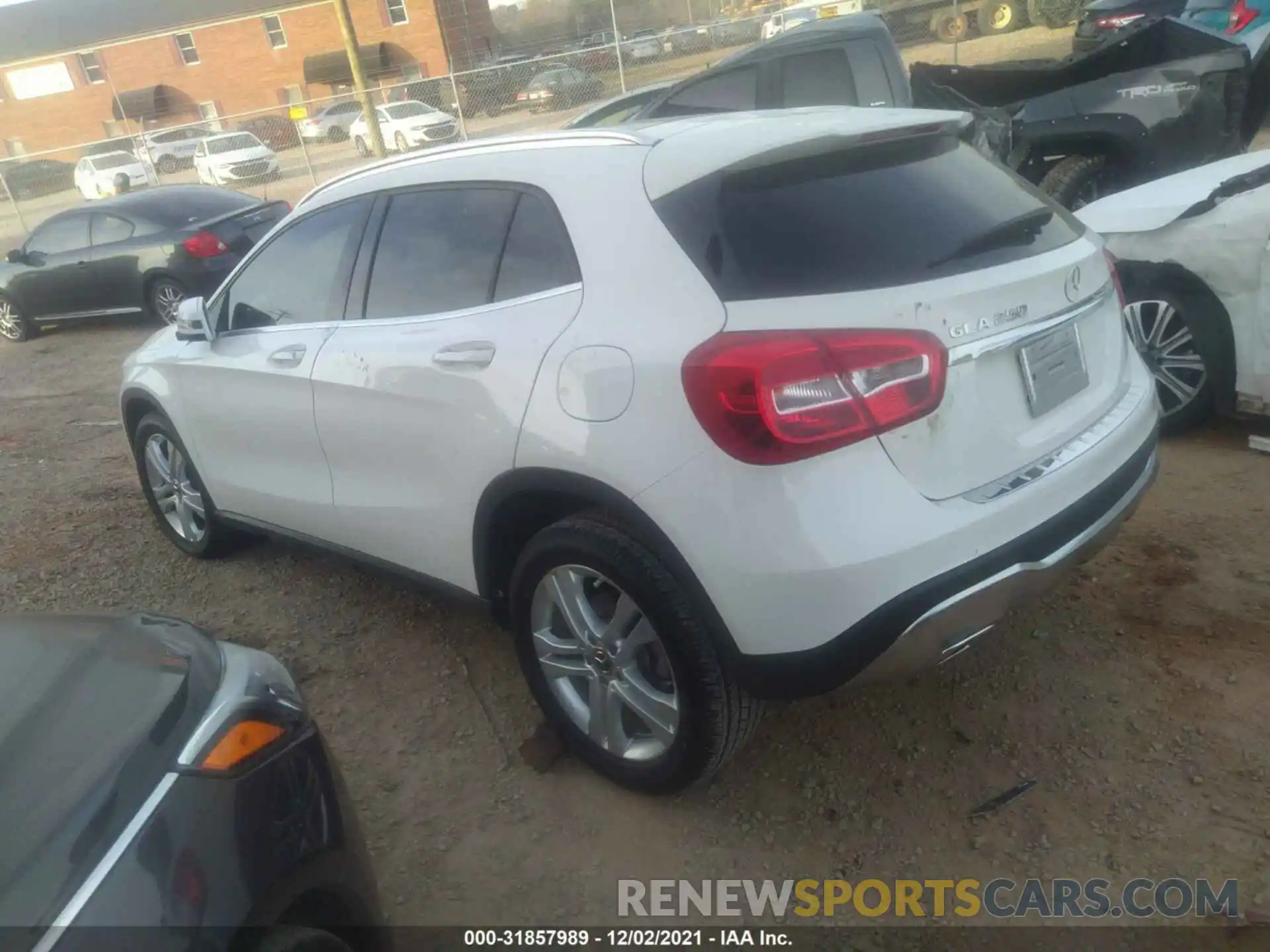 3 Photograph of a damaged car W1NTG4EBXLU029313 MERCEDES-BENZ GLA 2020