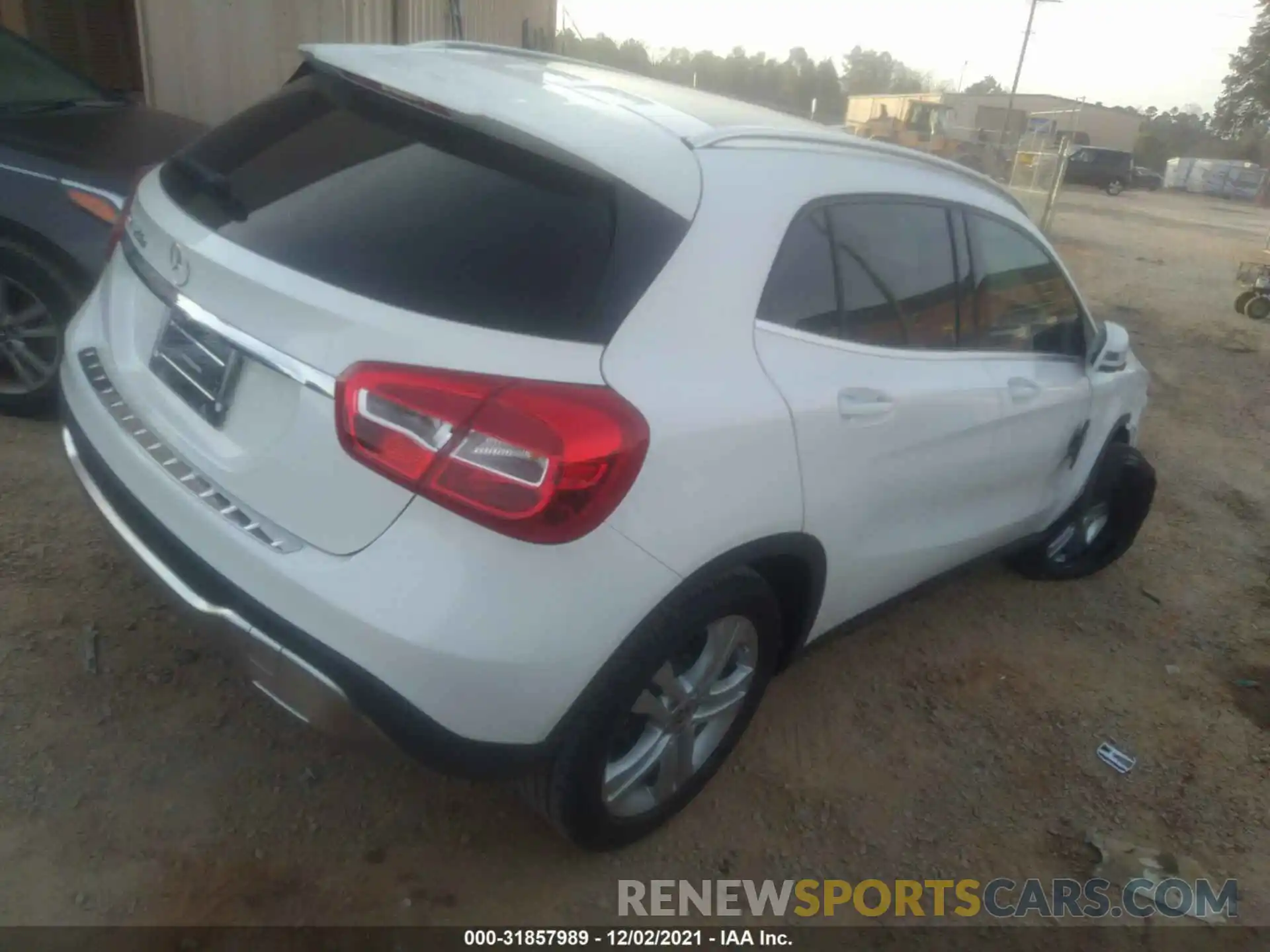 4 Photograph of a damaged car W1NTG4EBXLU029313 MERCEDES-BENZ GLA 2020