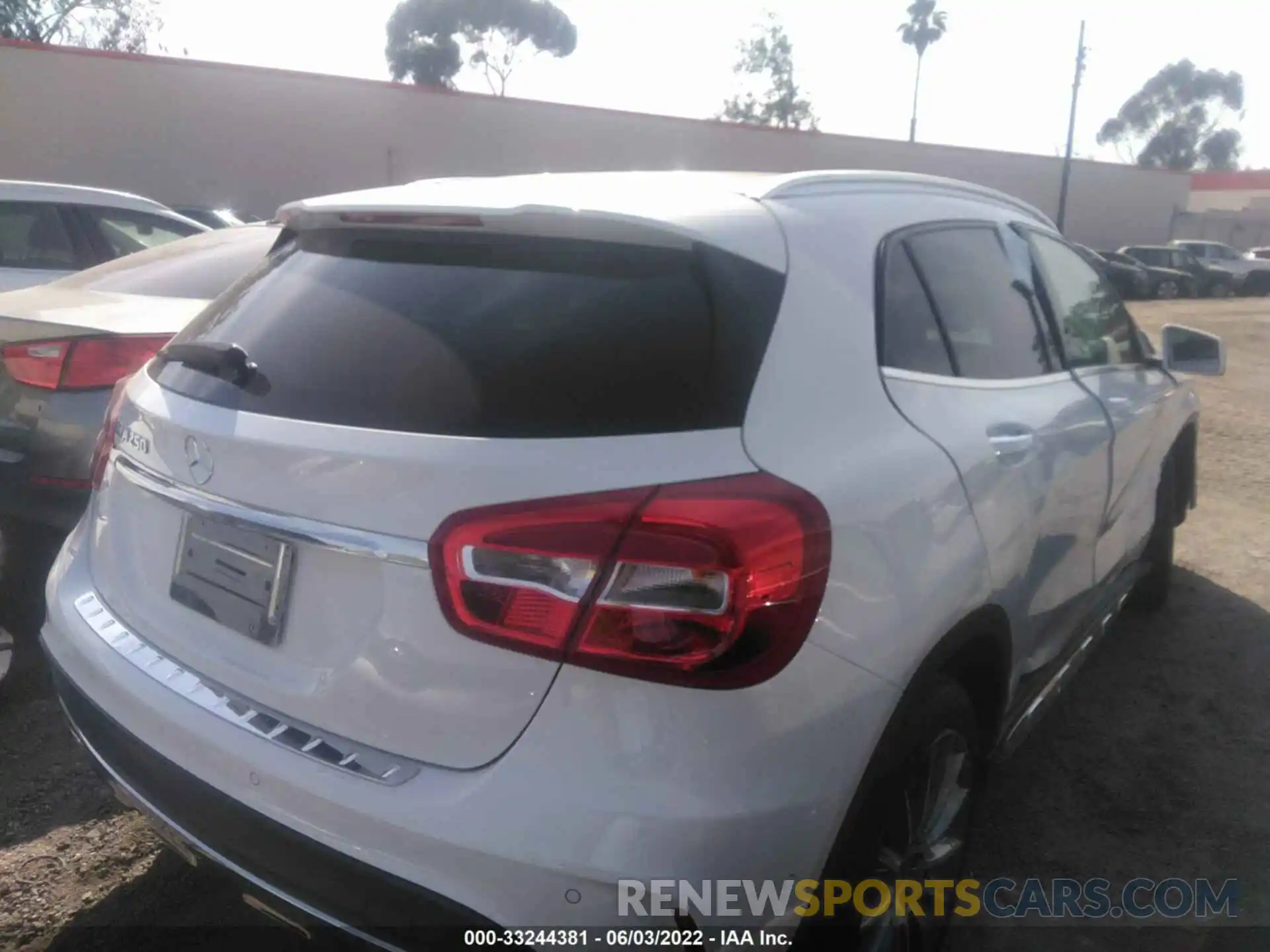 4 Photograph of a damaged car W1NTG4EBXLU040585 MERCEDES-BENZ GLA 2020