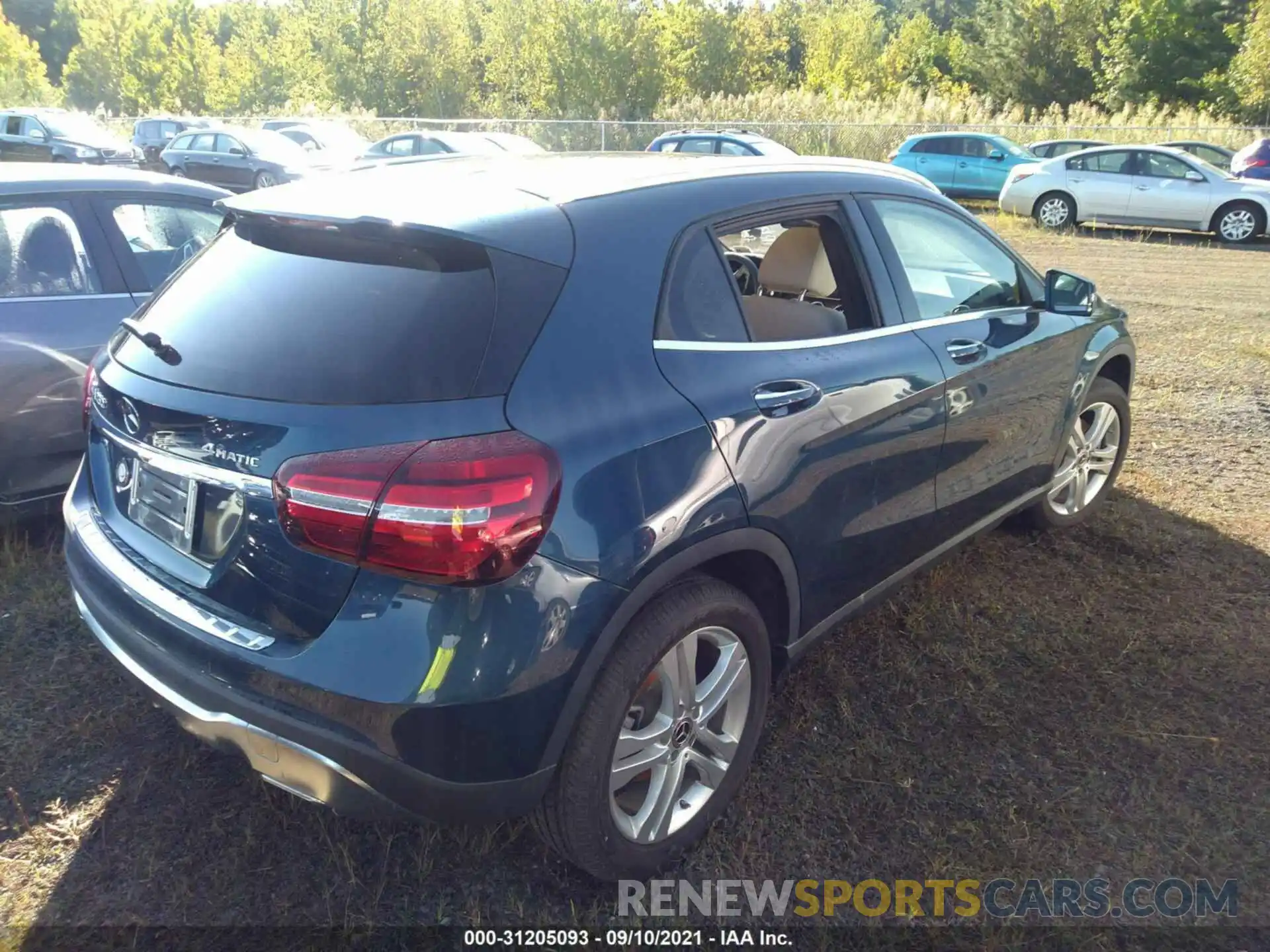 4 Photograph of a damaged car W1NTG4GB5LJ692920 MERCEDES-BENZ GLA 2020