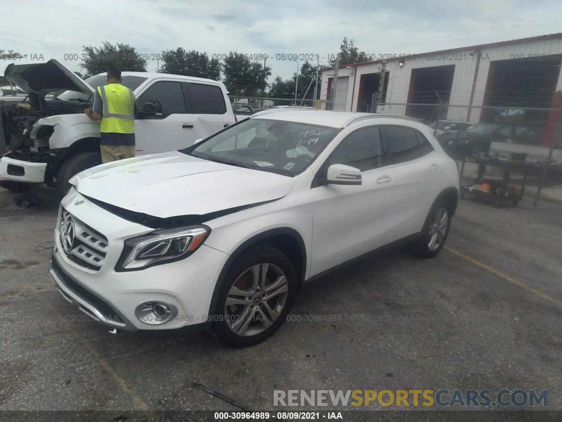 2 Photograph of a damaged car W1NTG4GB8LU029310 MERCEDES-BENZ GLA 2020