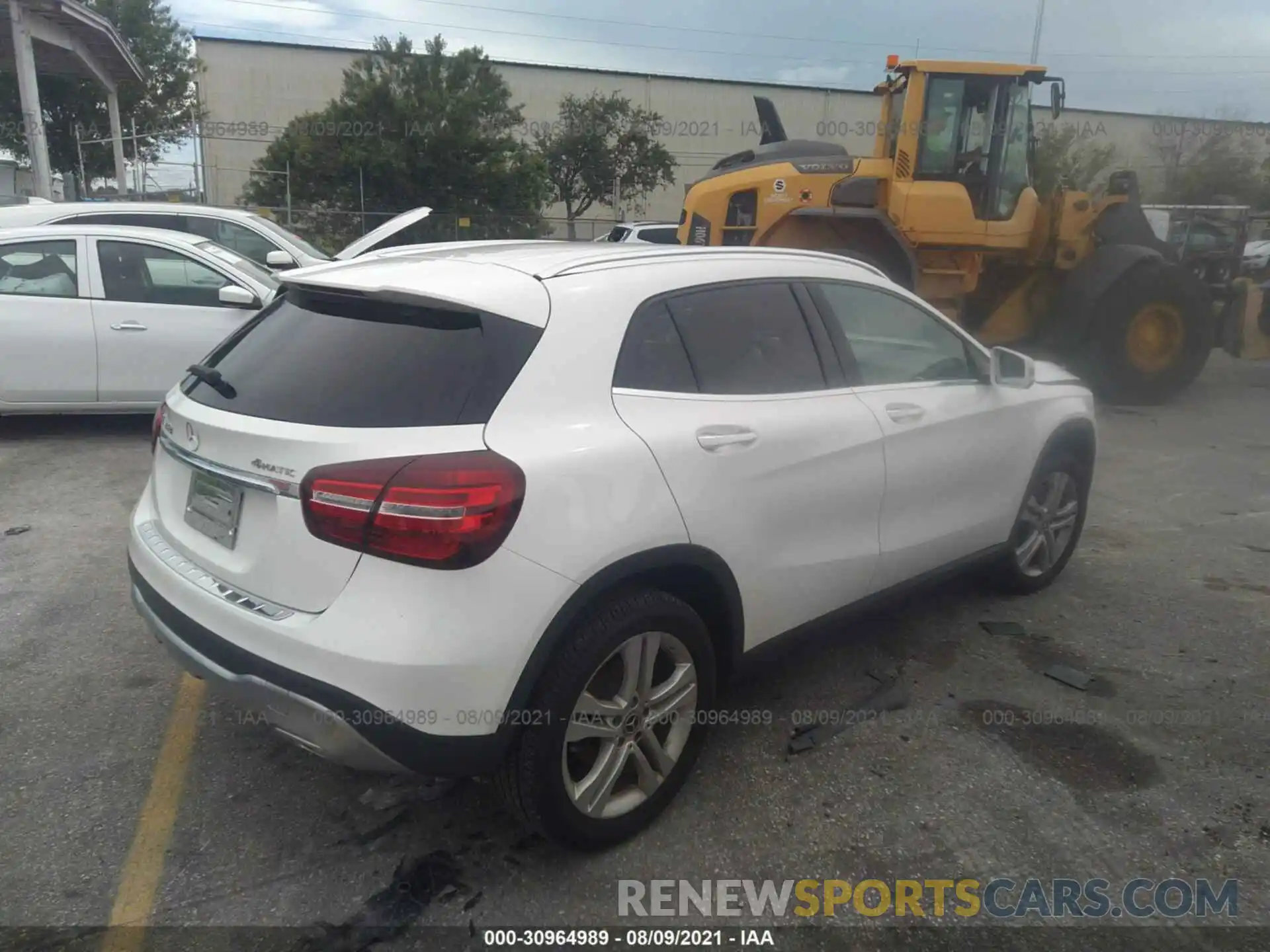 4 Photograph of a damaged car W1NTG4GB8LU029310 MERCEDES-BENZ GLA 2020