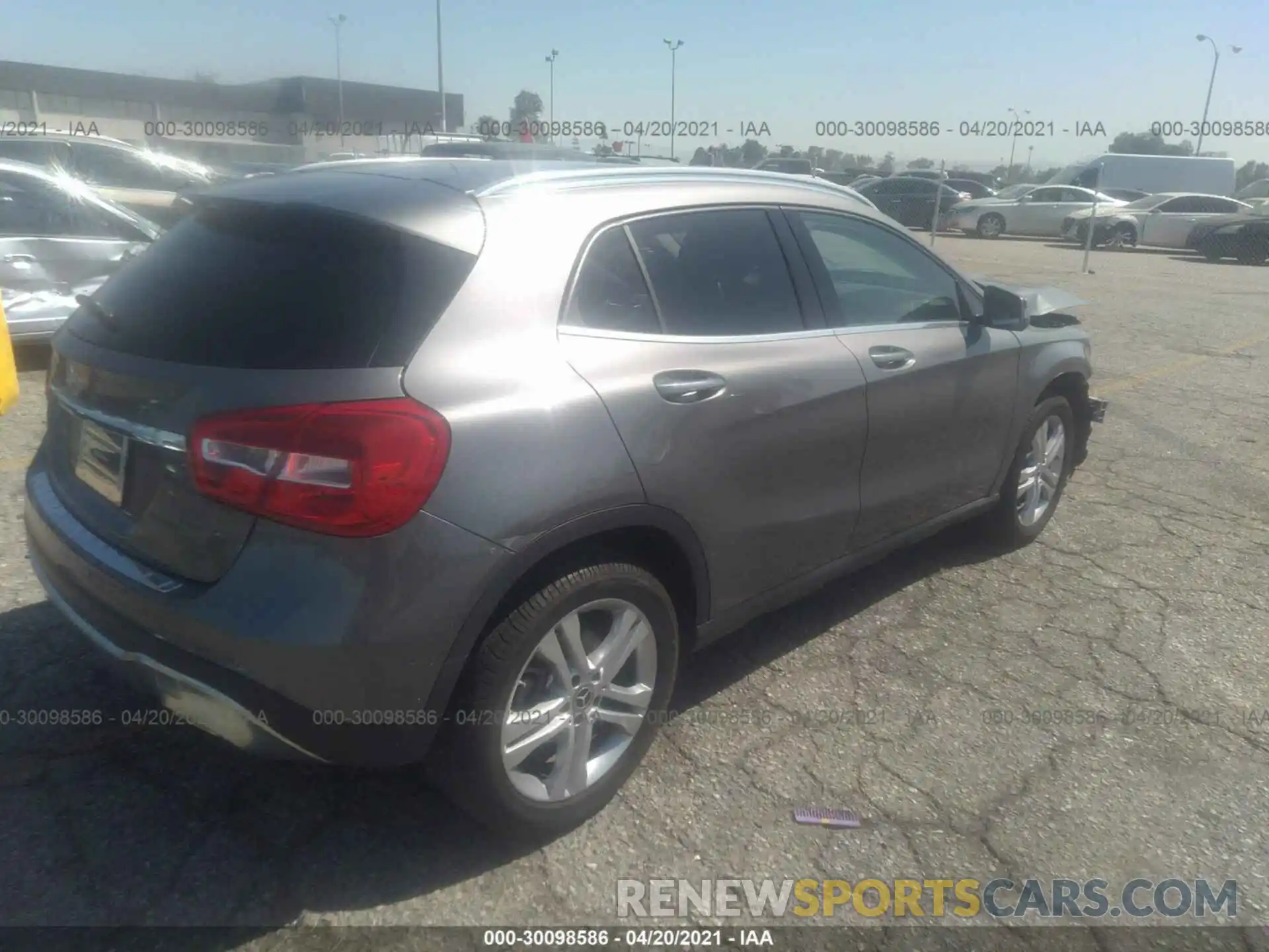 4 Photograph of a damaged car WDCTG4EB0LJ664320 MERCEDES-BENZ GLA 2020