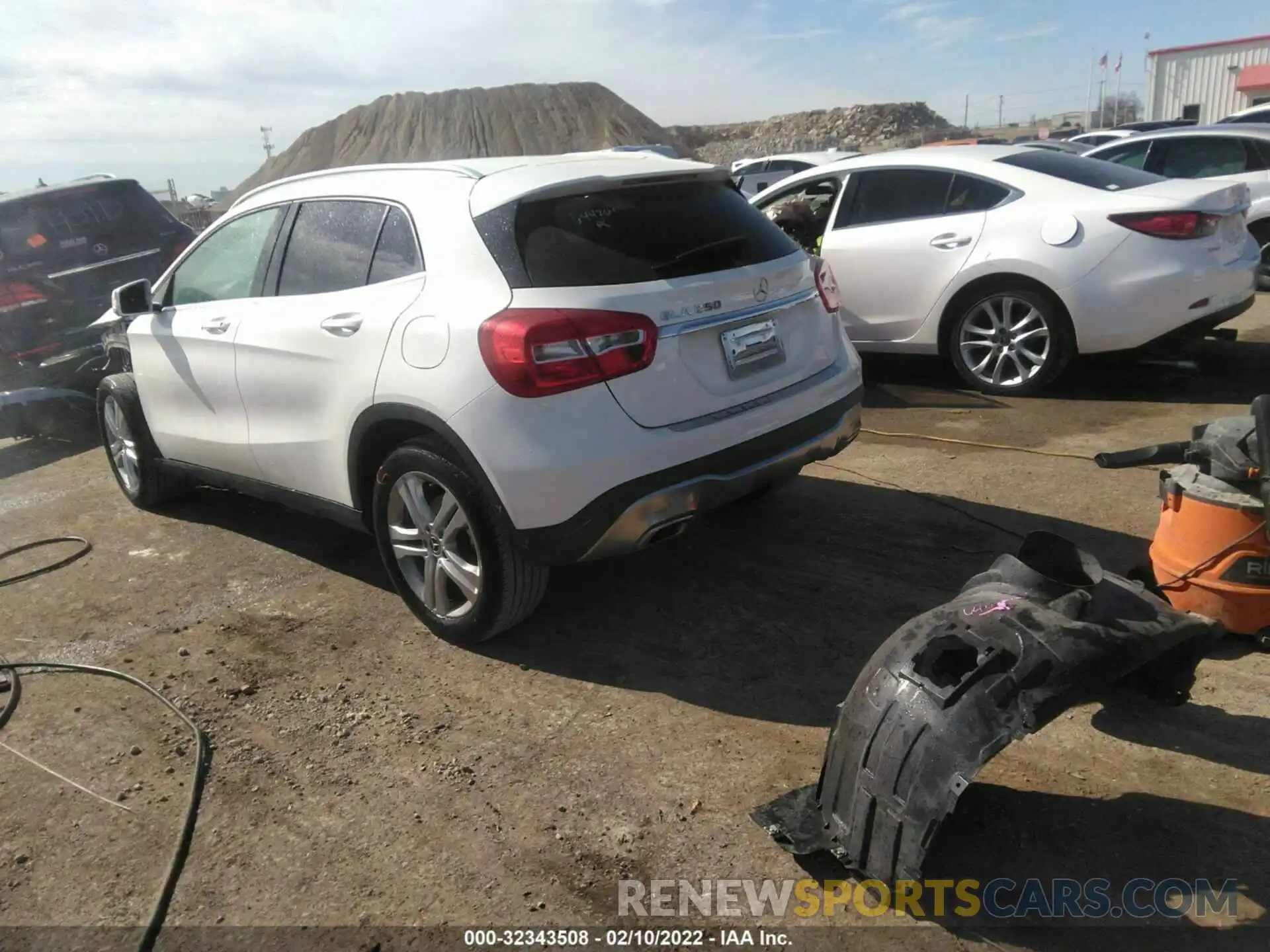 3 Photograph of a damaged car WDCTG4EB0LU022033 MERCEDES-BENZ GLA 2020