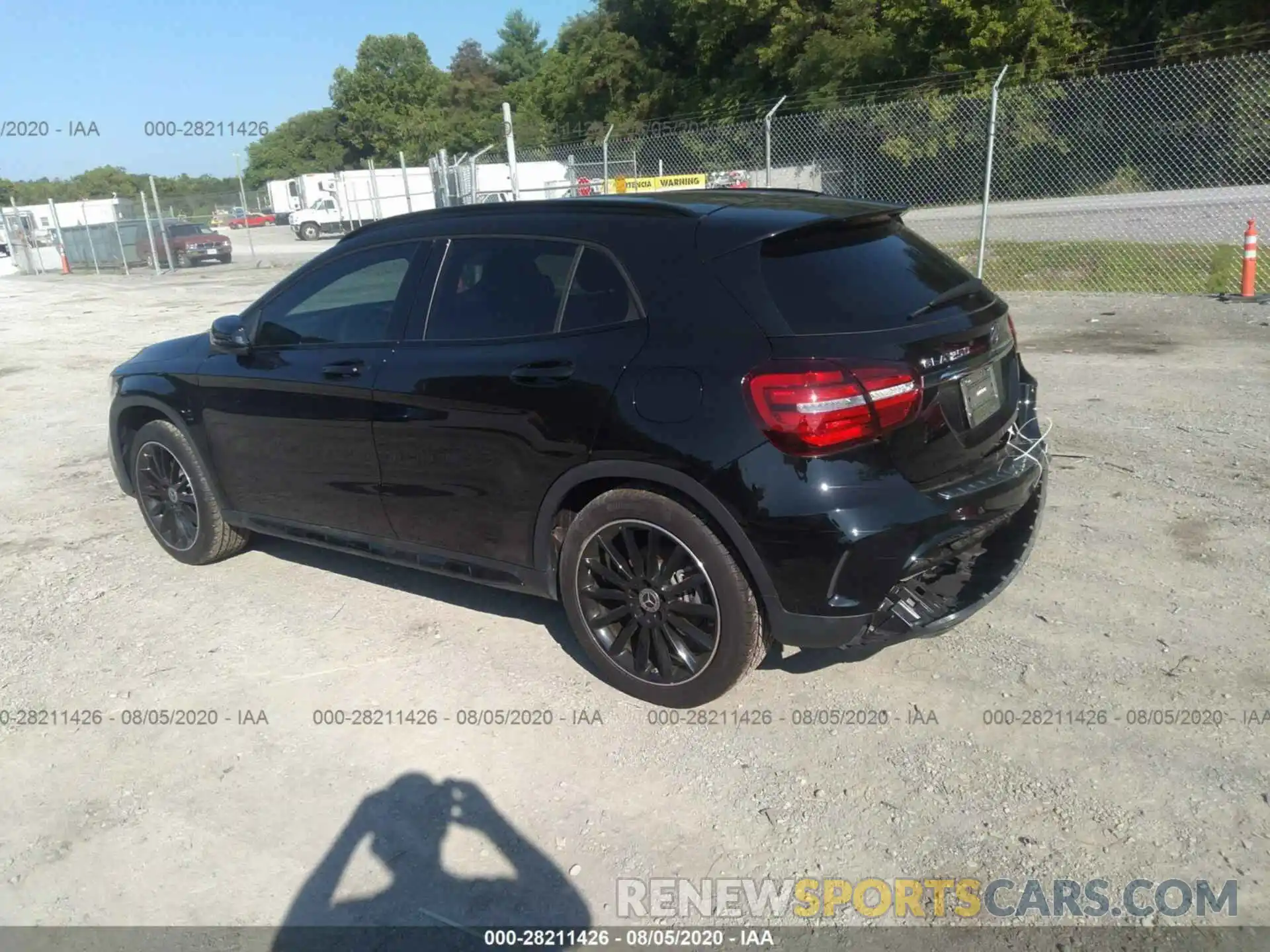 3 Photograph of a damaged car WDCTG4EB0LU024249 MERCEDES-BENZ GLA 2020