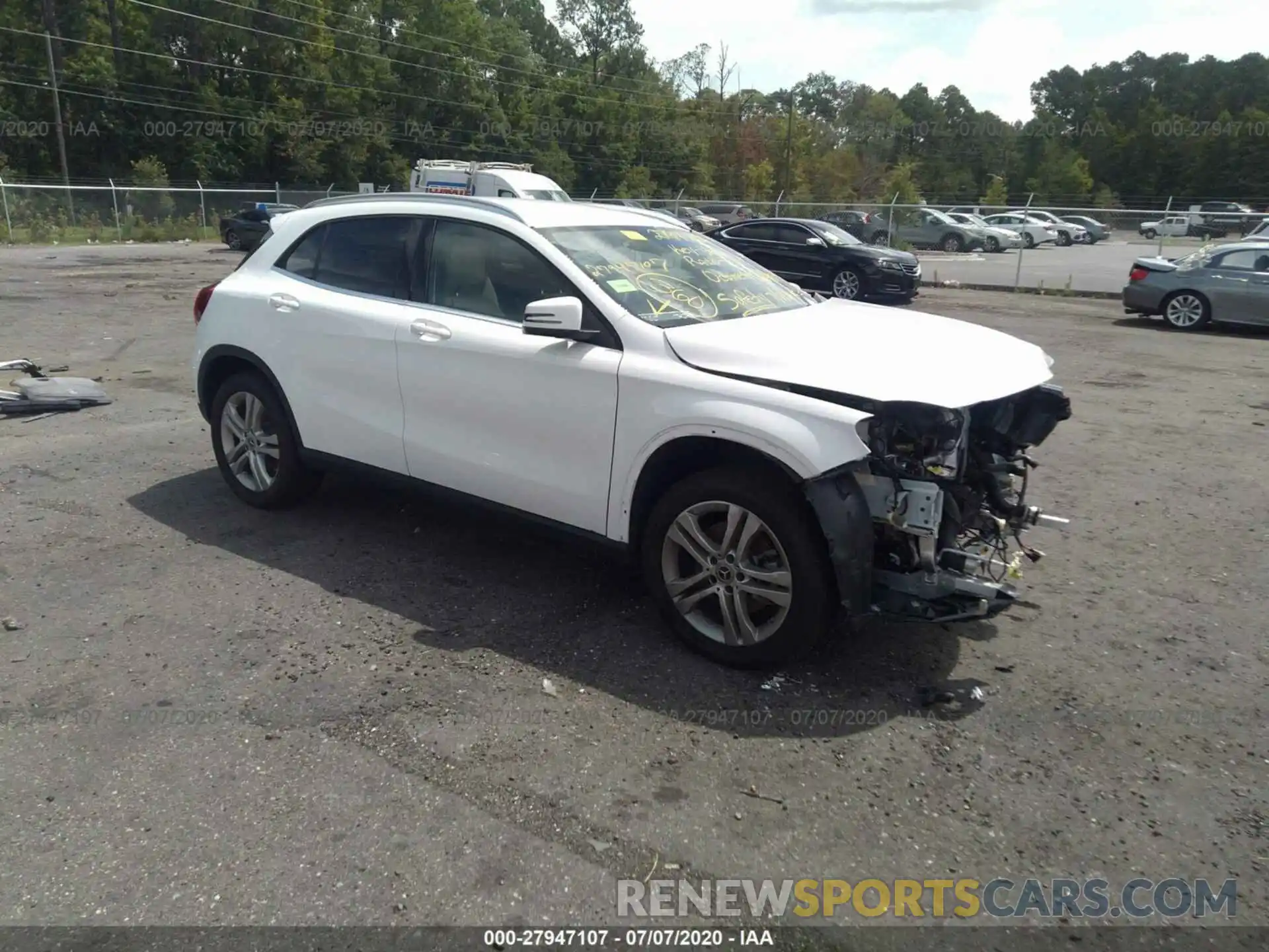 1 Photograph of a damaged car WDCTG4EB3LU025542 MERCEDES-BENZ GLA 2020