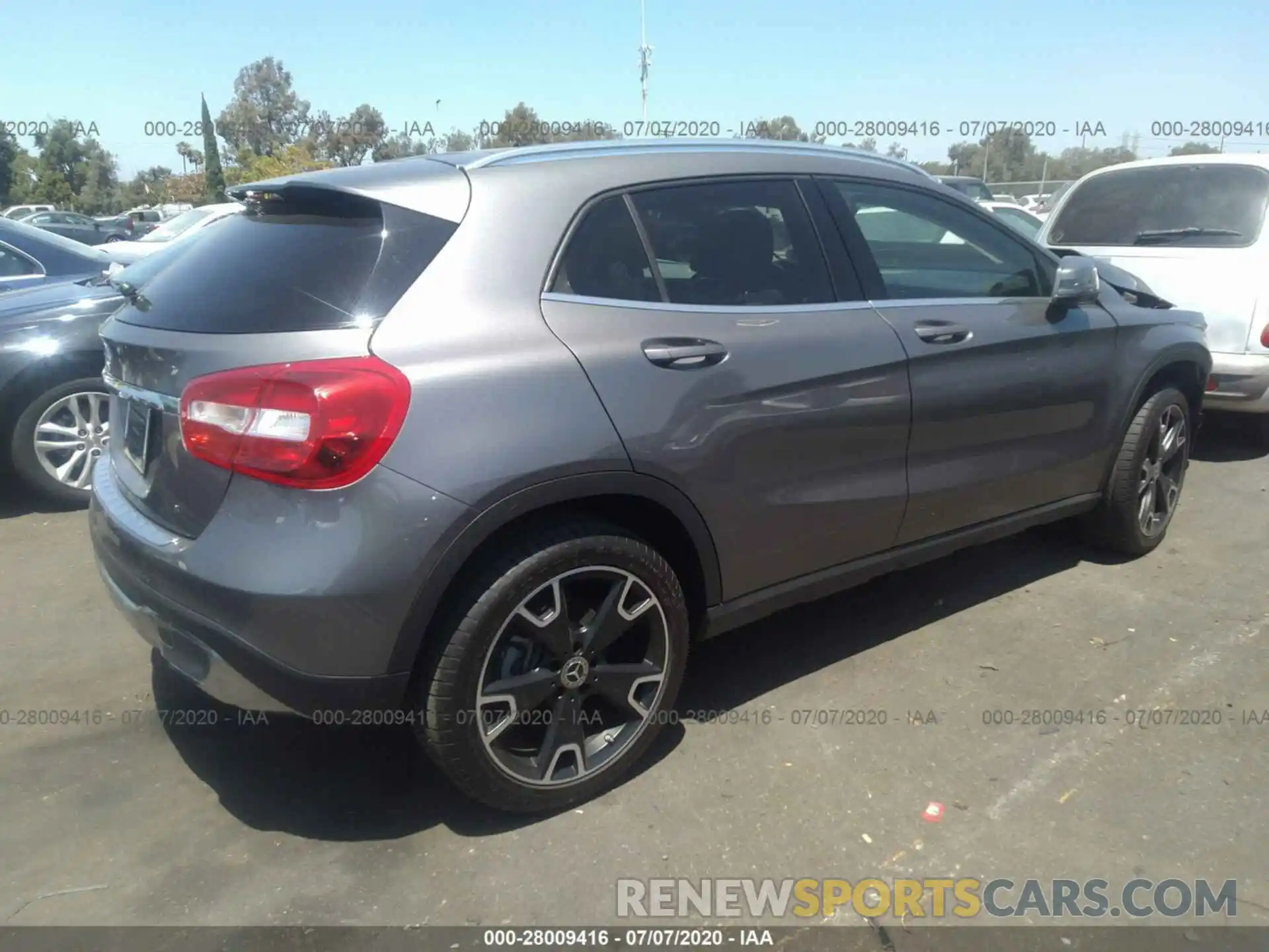 4 Photograph of a damaged car WDCTG4EB5LJ676270 MERCEDES-BENZ GLA 2020