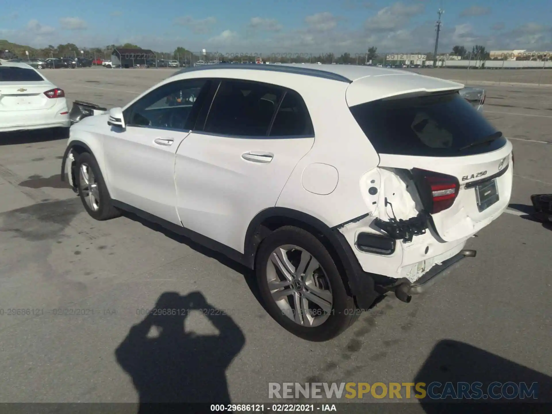 3 Photograph of a damaged car WDCTG4EB5LU026093 MERCEDES-BENZ GLA 2020