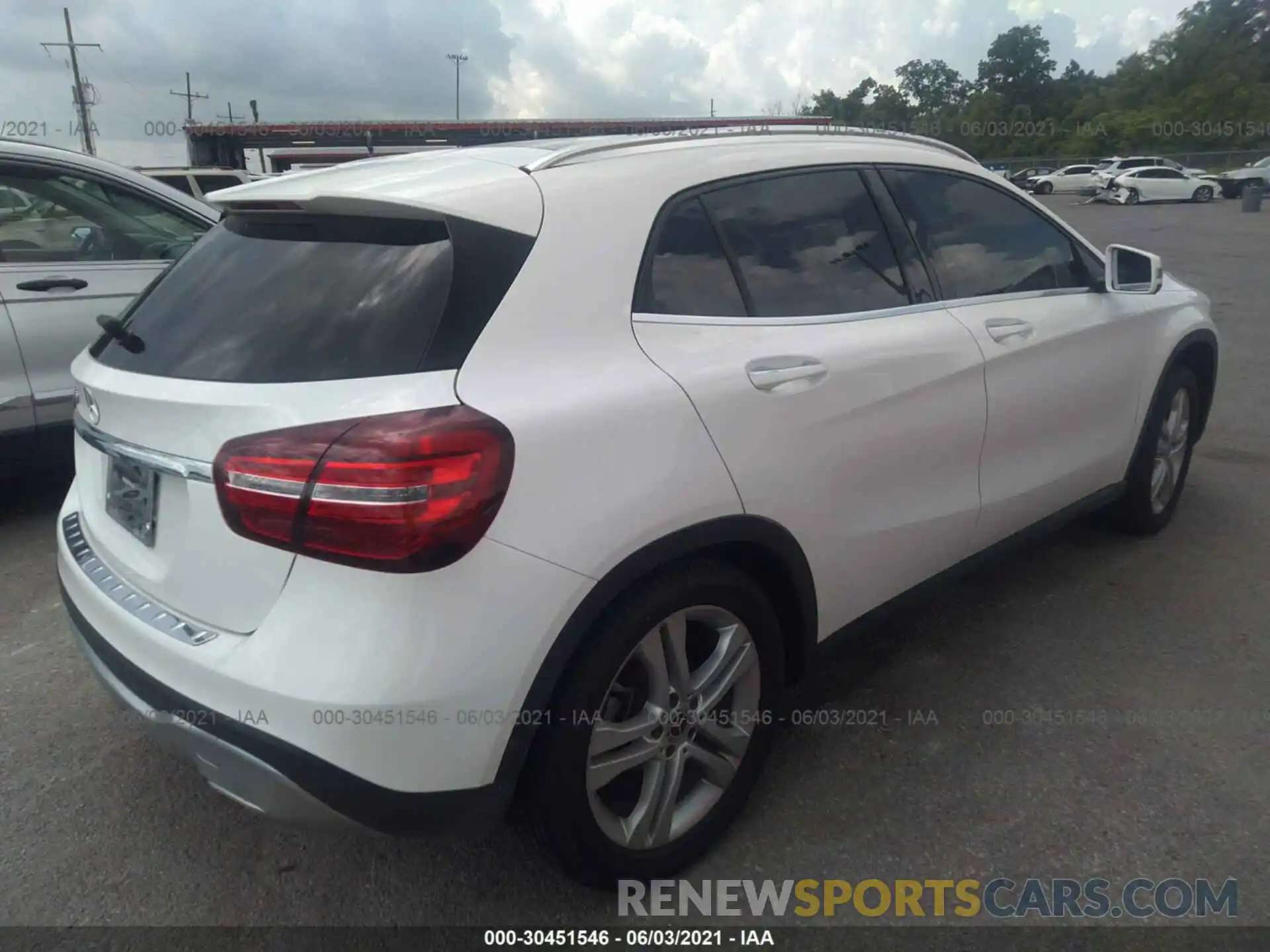 4 Photograph of a damaged car WDCTG4EB6LU025499 MERCEDES-BENZ GLA 2020