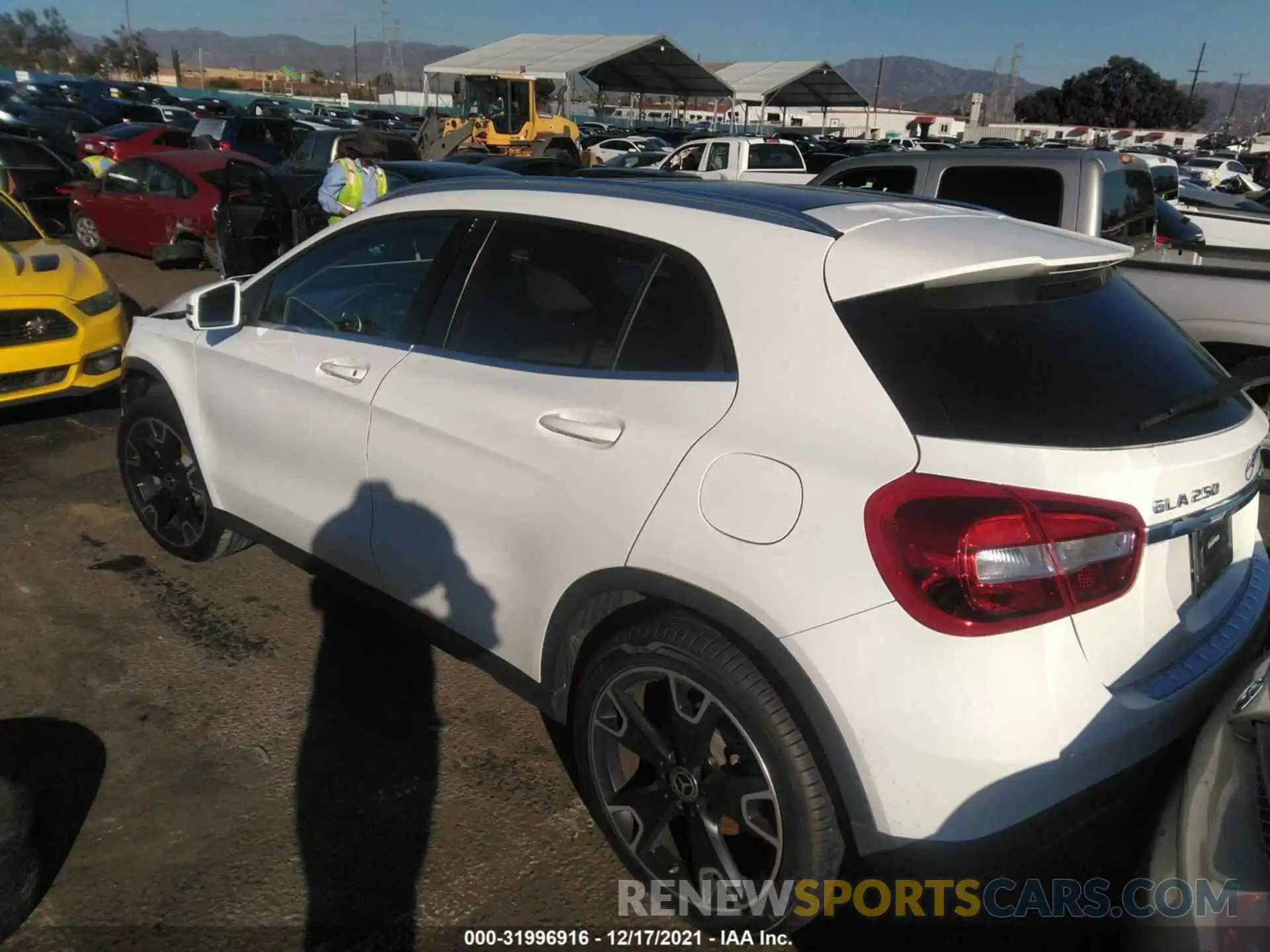 3 Photograph of a damaged car WDCTG4EB7LJ655582 MERCEDES-BENZ GLA 2020