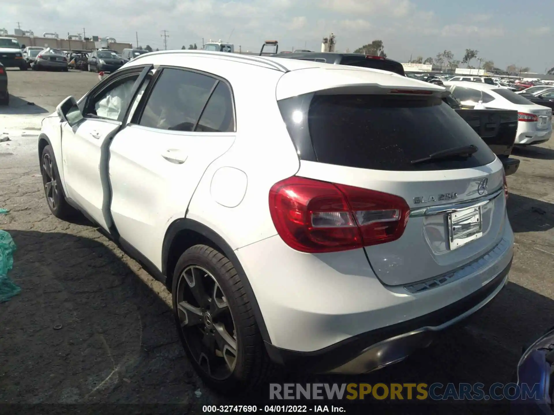 3 Photograph of a damaged car WDCTG4EB7LU024023 MERCEDES-BENZ GLA 2020